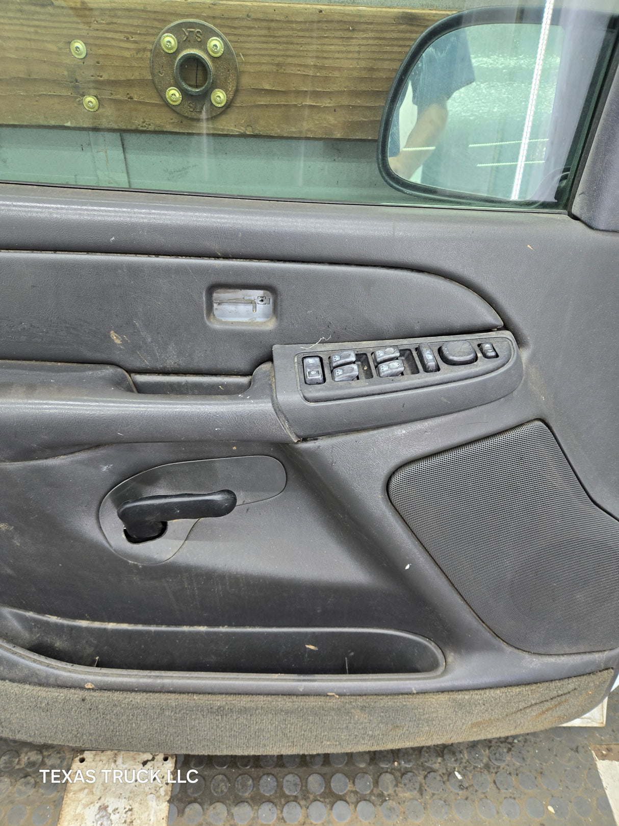 1999-2006 Chevrolet Silverado / GMC Sierra 1500 2500 3500 HD Driver Side Front Door LH - Grey