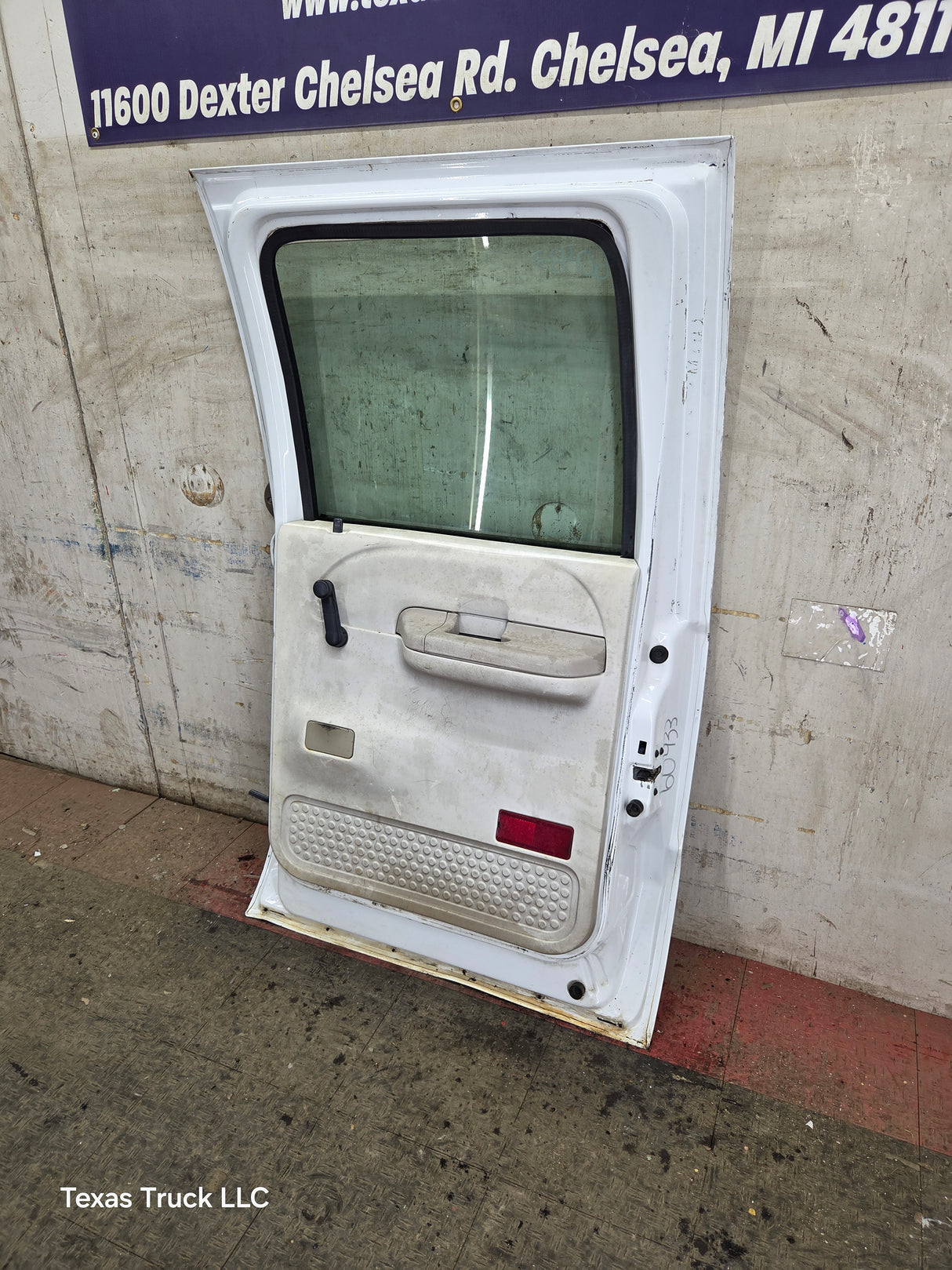 1999-2011 Ford Super Duty F250 F350 F450 F550 RH Crew Cab Passenger Side Rear Door