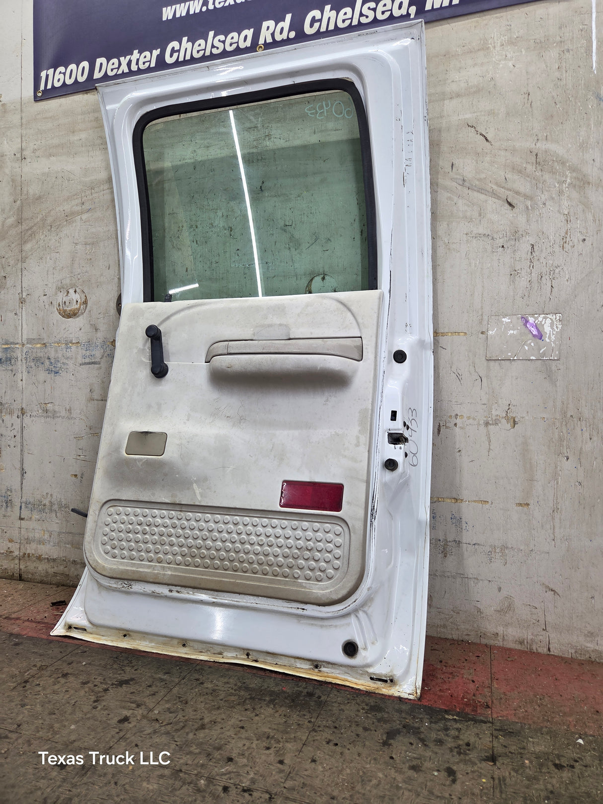 1999-2011 Ford Super Duty F250 F350 F450 F550 RH Crew Cab Passenger Side Rear Door
