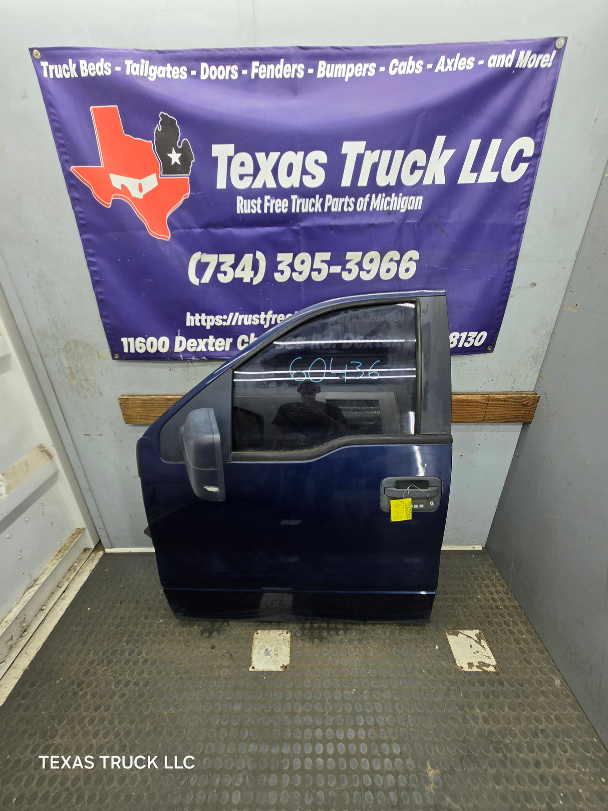 2004-2008 Ford F150 Crew Cab Driver Side Front Door LH