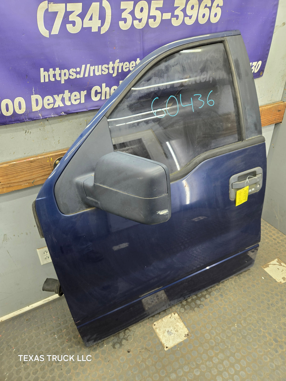 2004-2008 Ford F150 Crew Cab Driver Side Front Door LH