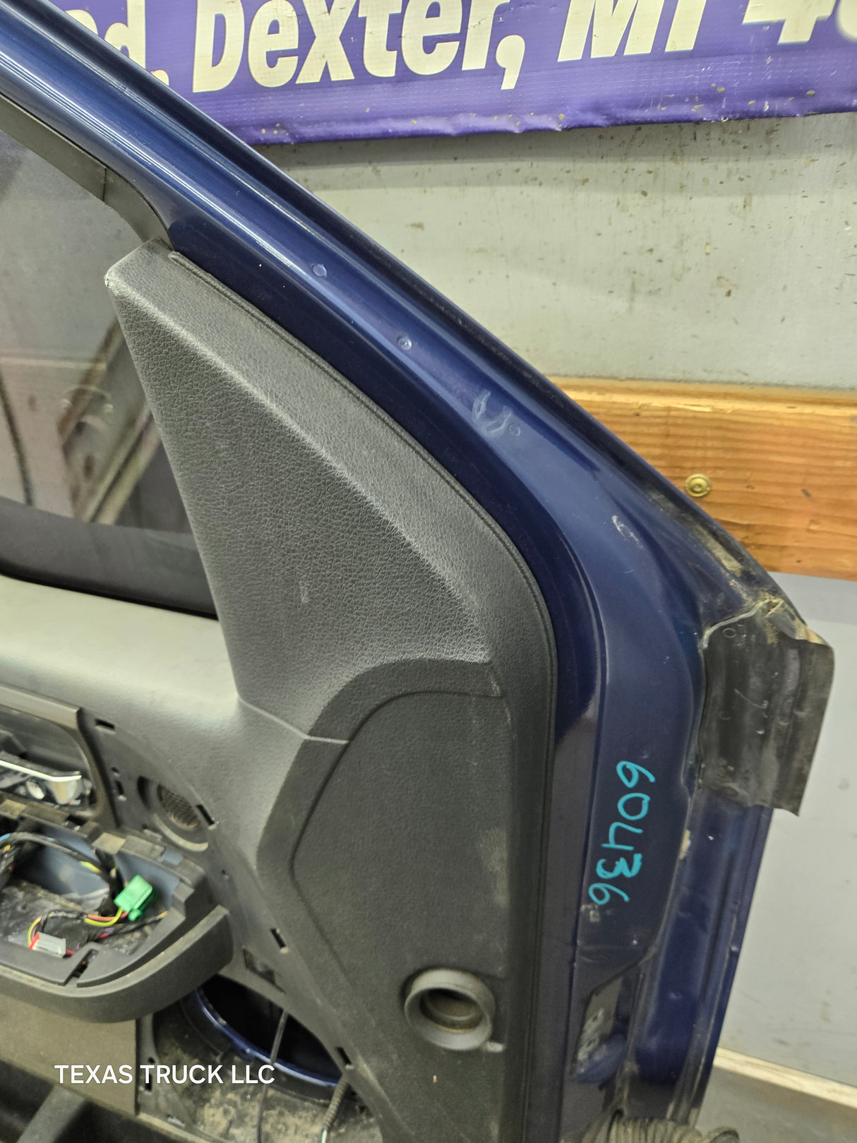 2004-2008 Ford F150 Crew Cab Driver Side Front Door LH