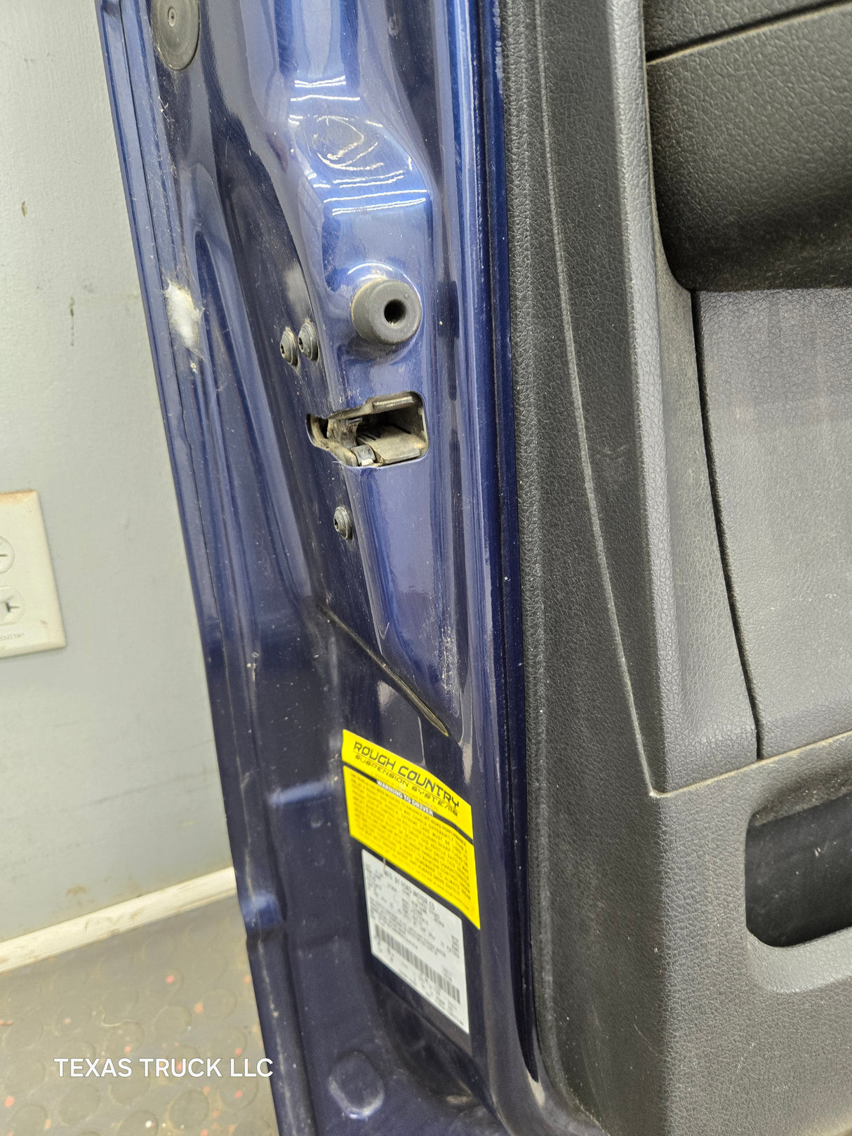 2004-2008 Ford F150 Crew Cab Driver Side Front Door LH