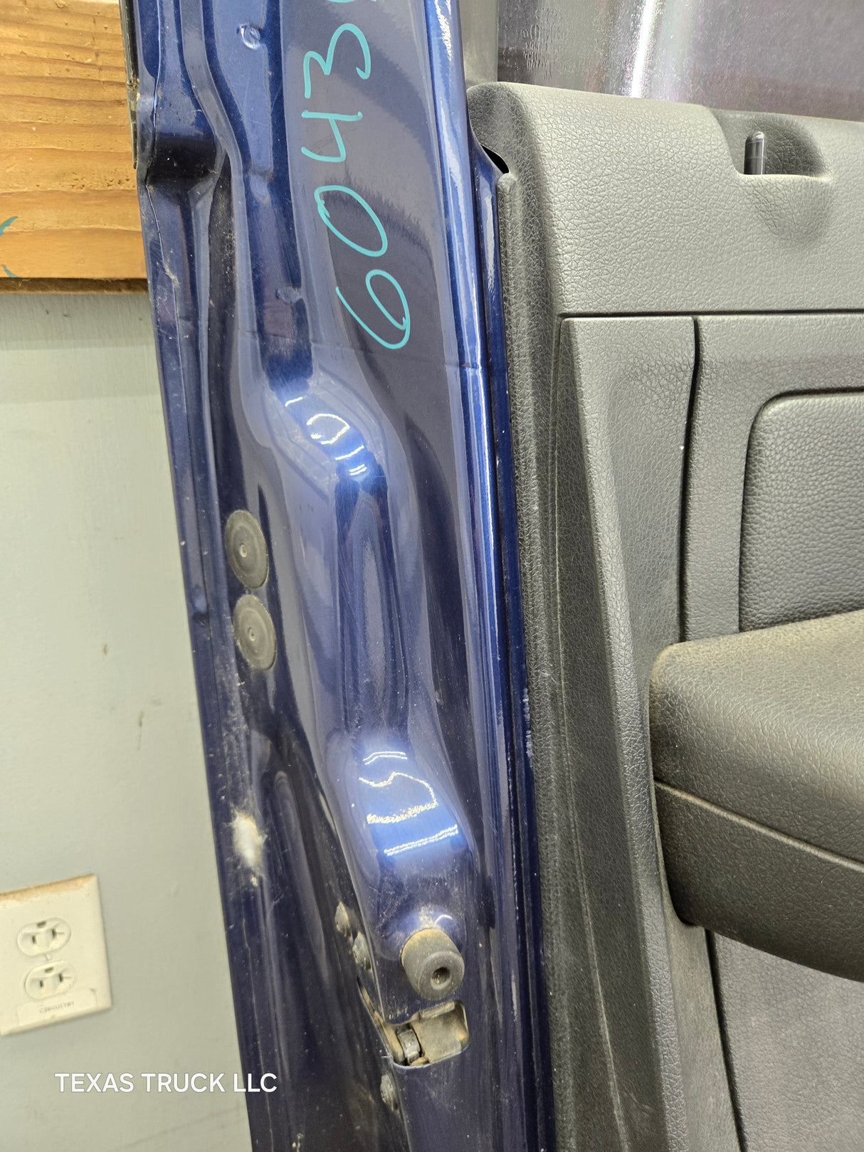 2004-2008 Ford F150 Crew Cab Driver Side Front Door LH