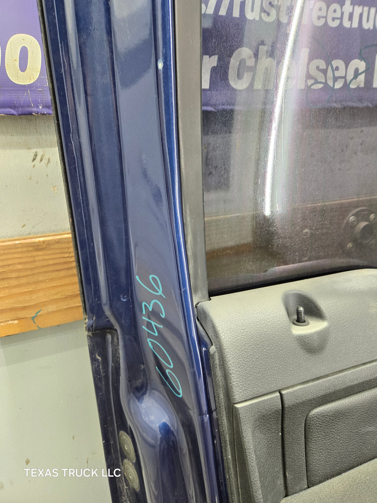 2004-2008 Ford F150 Crew Cab Driver Side Front Door LH