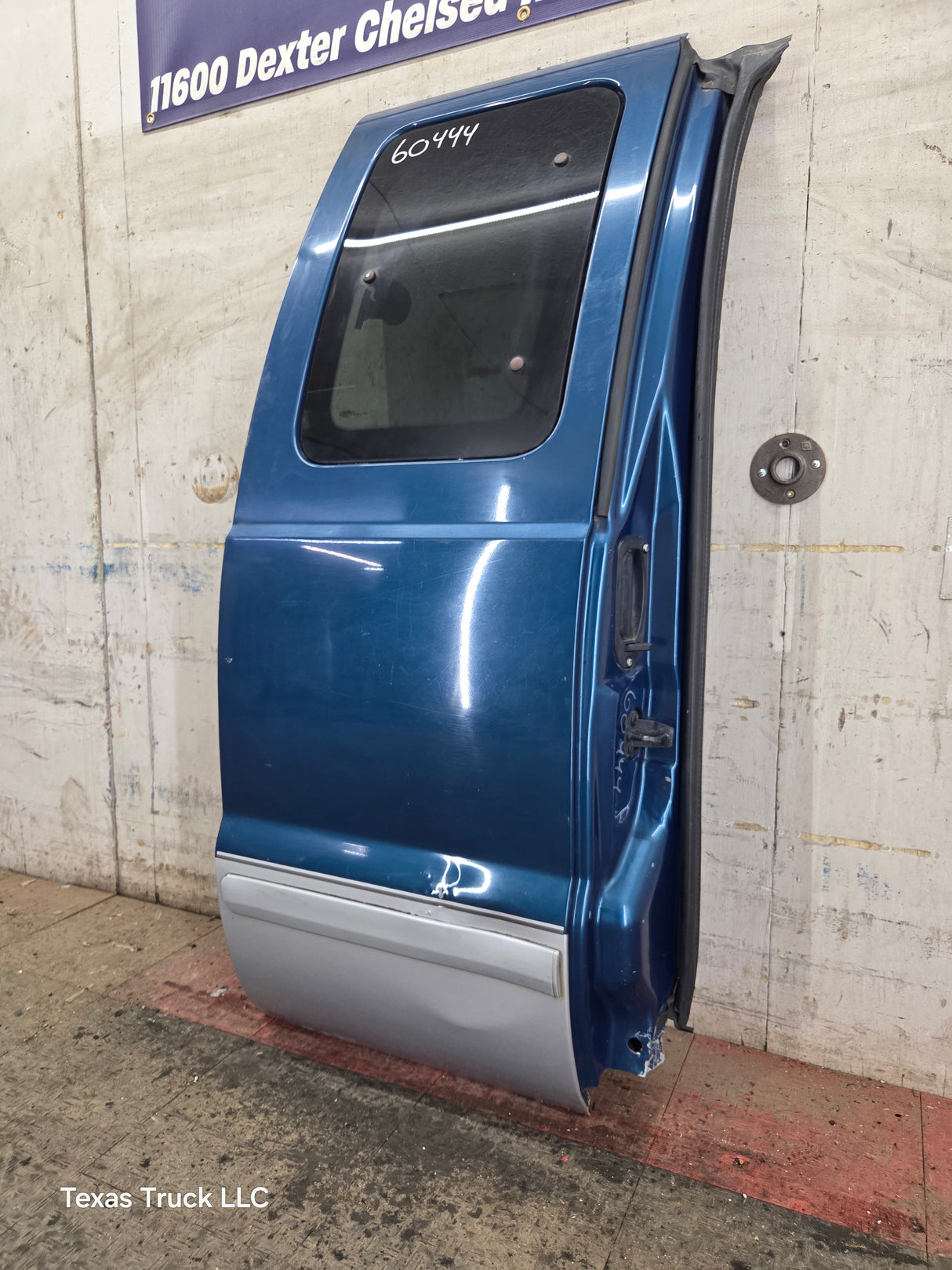 1999-2007 Ford Super Duty F250 F350 F450 F550 RH Extended Cab Passenger Rear Door