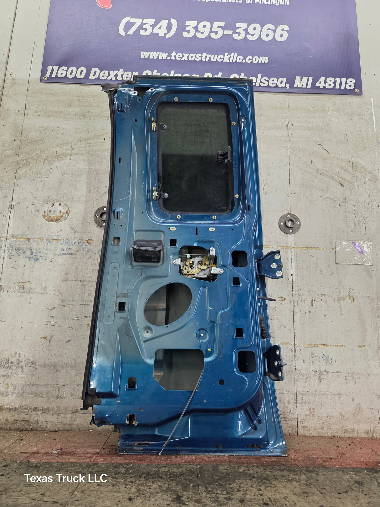 1999-2007 Ford Super Duty F250 F350 F450 F550 RH Extended Cab Passenger Rear Door