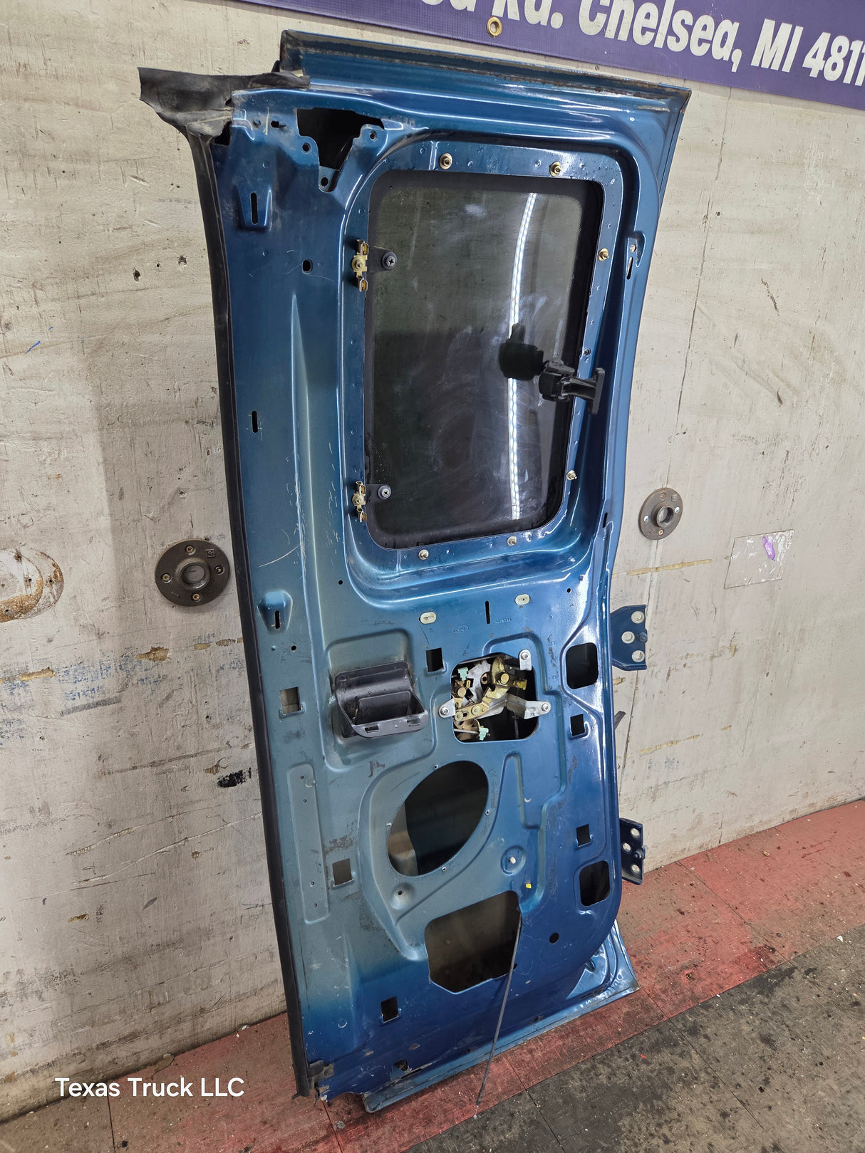 1999-2007 Ford Super Duty F250 F350 F450 F550 RH Extended Cab Passenger Rear Door