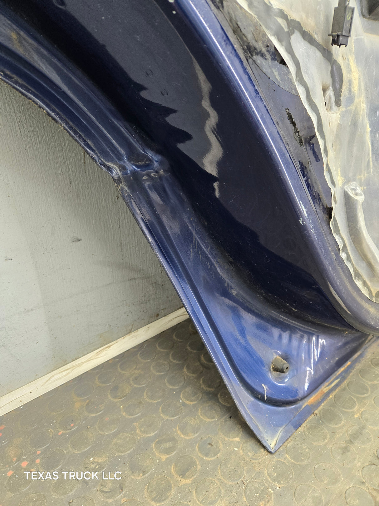 2001-2006 Chevrolet Tahoe / GMC Yukon 1500 2500HD Rear Driver Side Rear Door LH