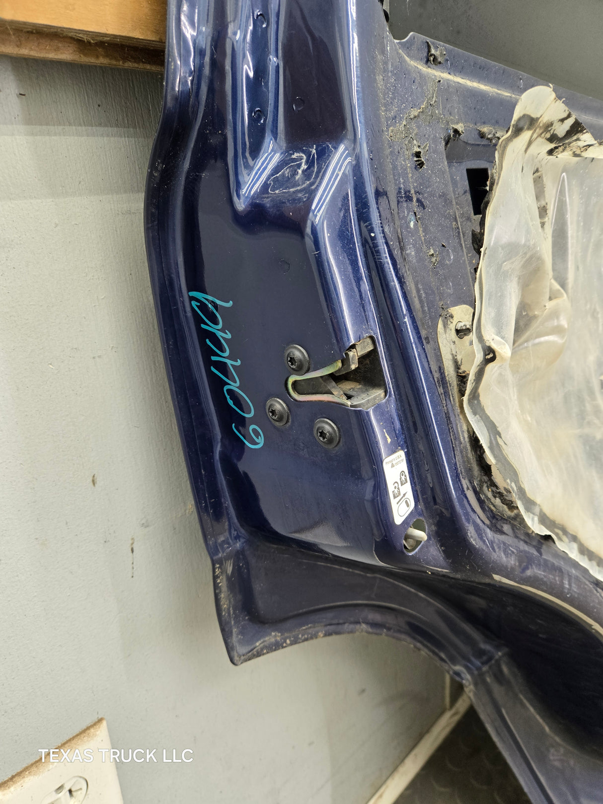 2001-2006 Chevrolet Tahoe / GMC Yukon 1500 2500HD Rear Driver Side Rear Door LH
