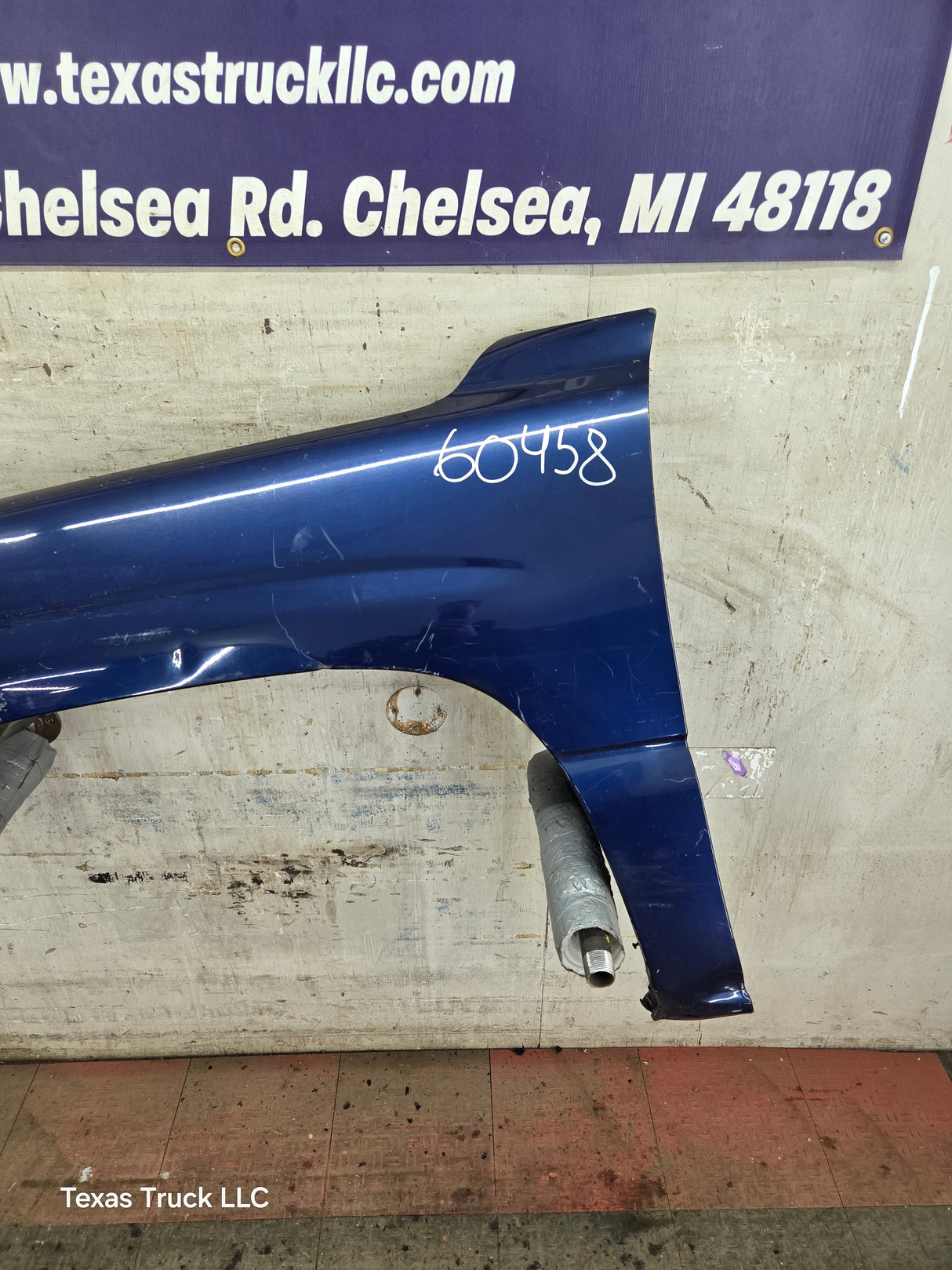 1999-2002 Chevrolet Silverado / Tahoe / Suburban 1500 2500 3500 HD LH Driver Side Front Fender