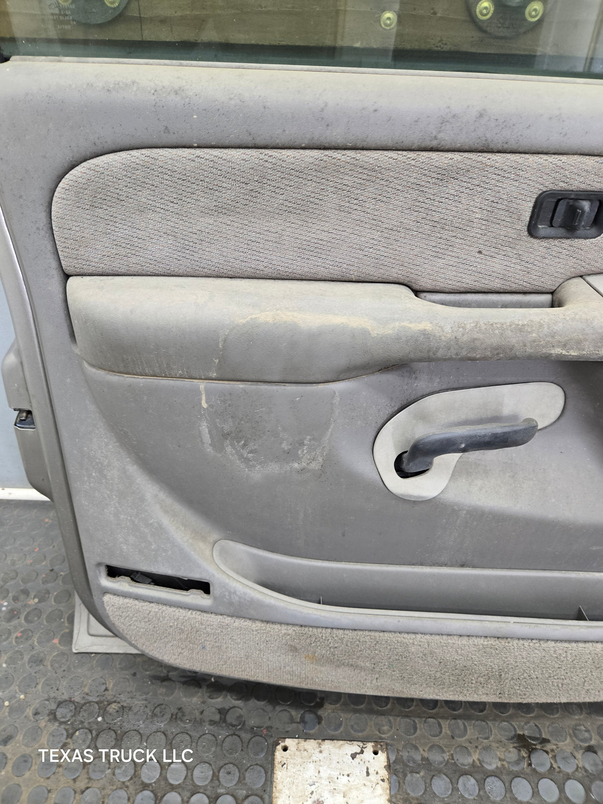 1999-2006 Chevrolet Silverado / GMC Sierra 1500 2500 3500 HD Front Driver Side Door LH