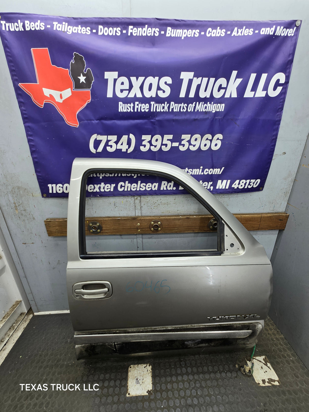 1999-2006 Chevrolet Silverado / GMC Sierra 1500 2500 3500 HD Front Passenger Side Door RH