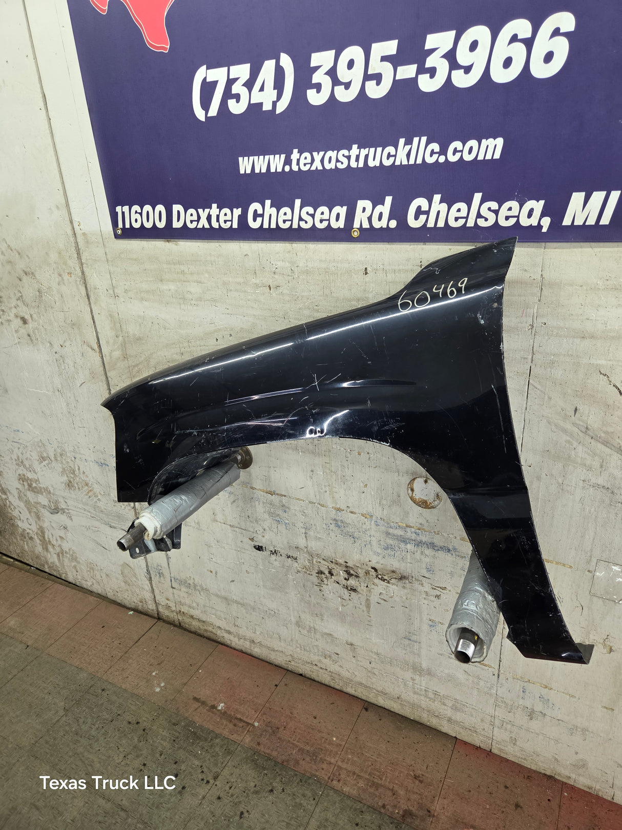 1999-2002 Chevrolet Silverado / Tahoe / Suburban 1500 2500 3500 HD LH Driver Side Front Fender