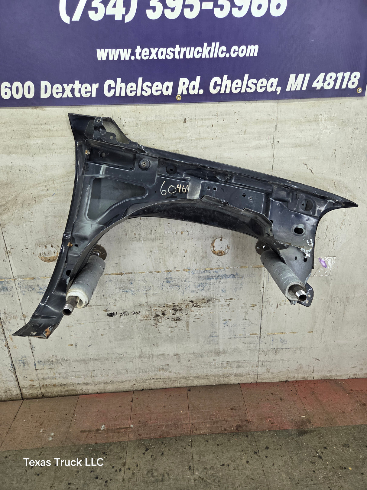 1999-2002 Chevrolet Silverado / Tahoe / Suburban 1500 2500 3500 HD LH Driver Side Front Fender