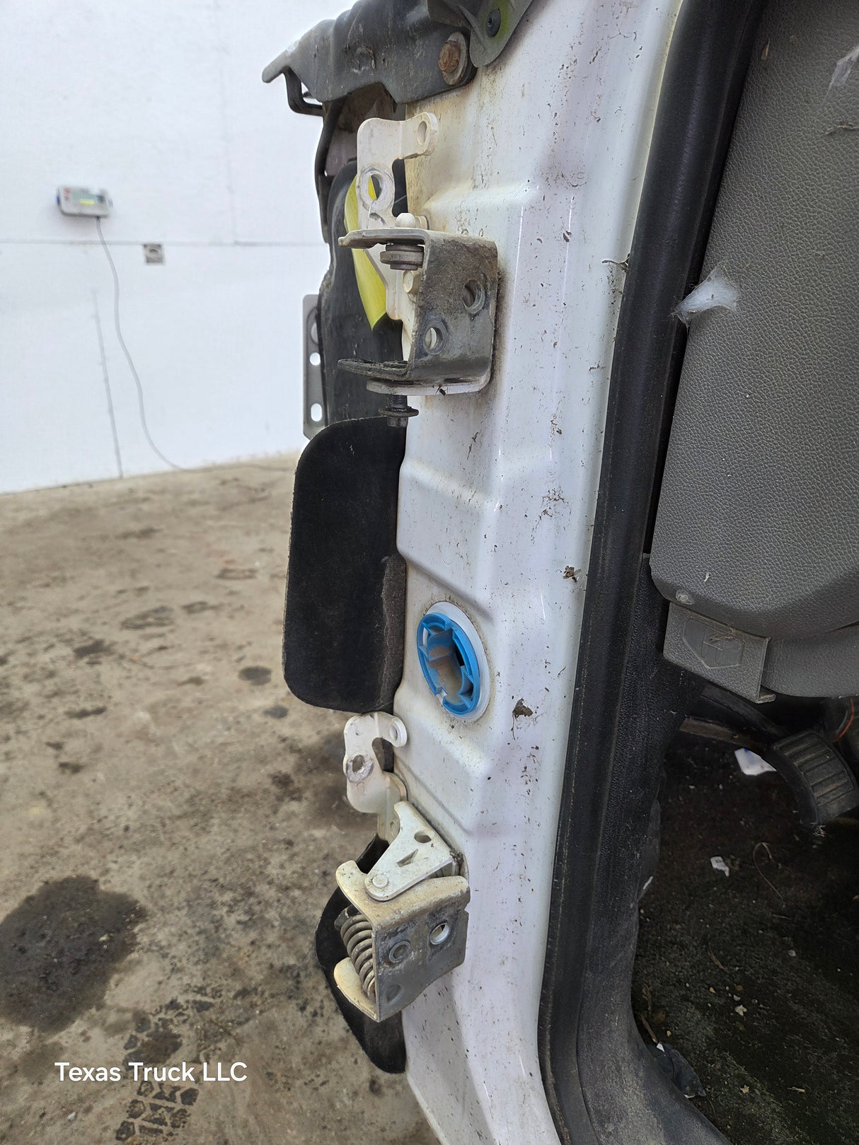 2007-2013 Chevrolet Silverado / GMC Sierra 1500 2500 3500 HD Regular Cab