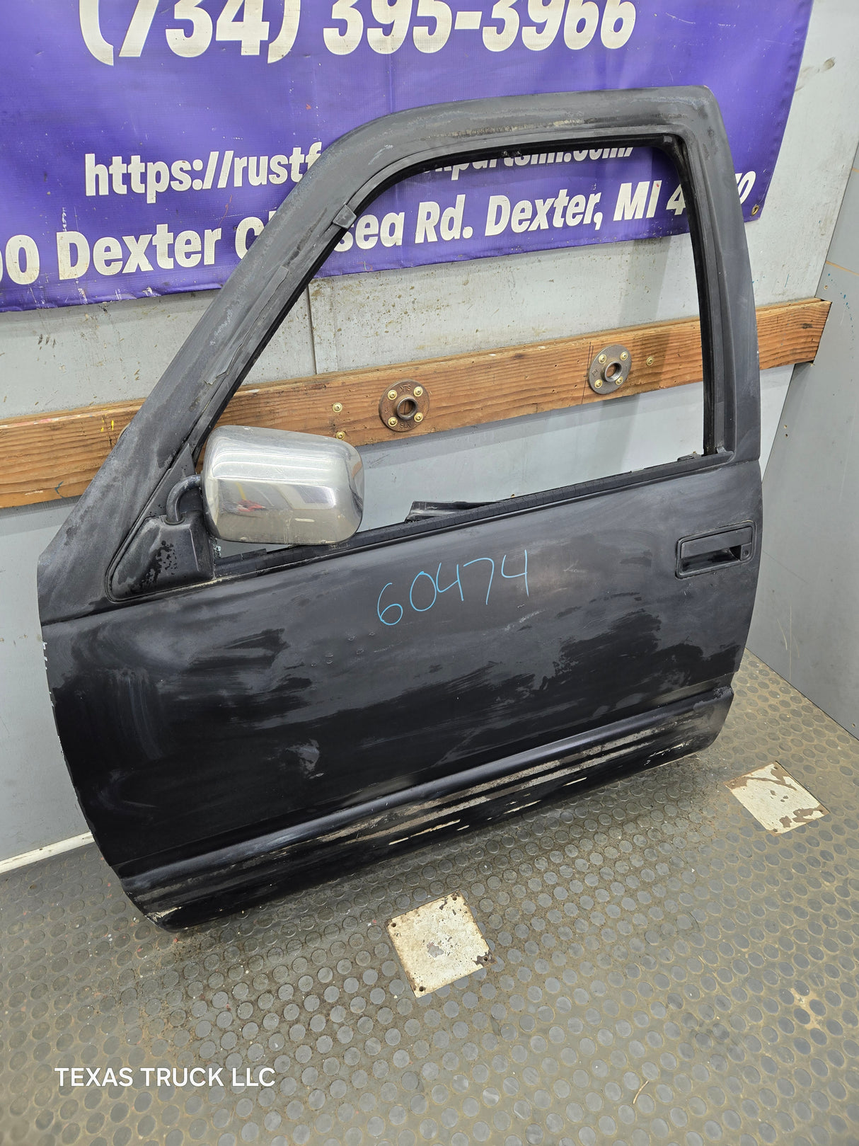 1988-2000 Chevrolet Silverado Suburban GMC Sierra LH Front Driver Side Door