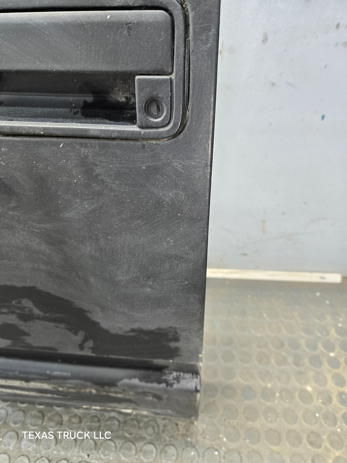 1988-2000 Chevrolet Silverado Suburban GMC Sierra LH Front Driver Side Door