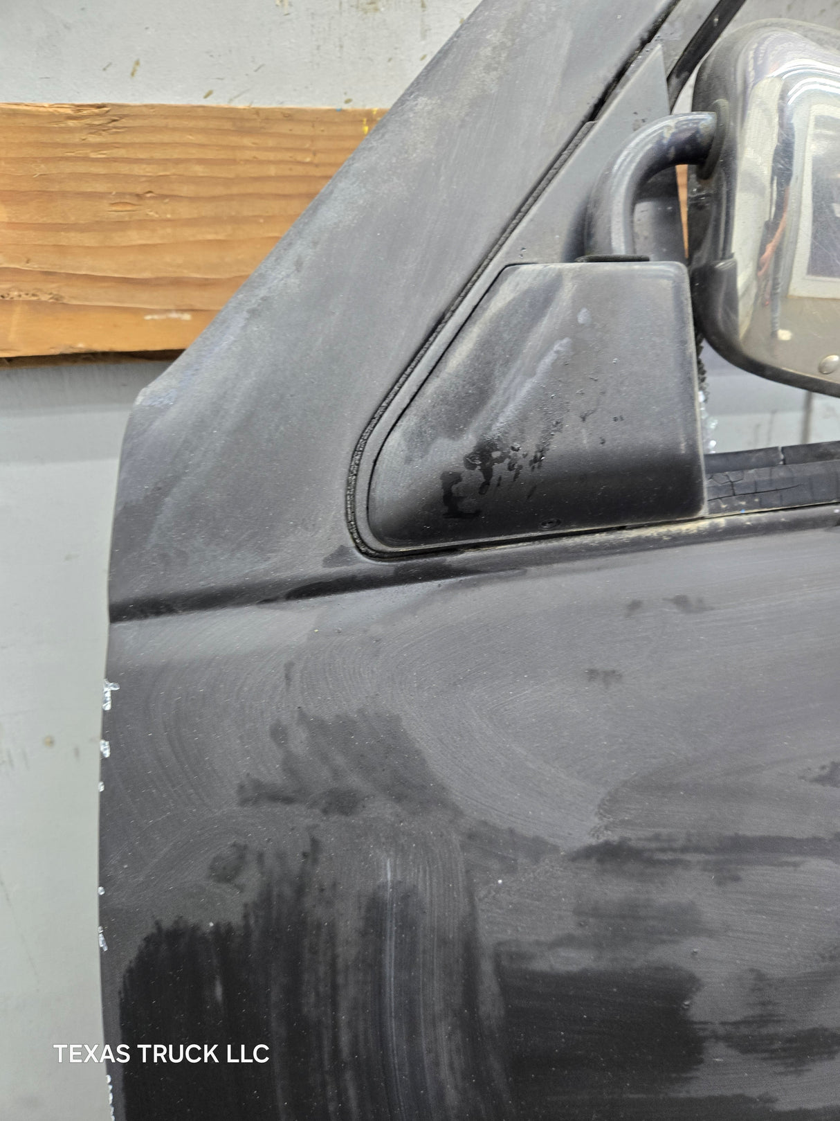 1988-2000 Chevrolet Silverado Suburban GMC Sierra LH Front Driver Side Door
