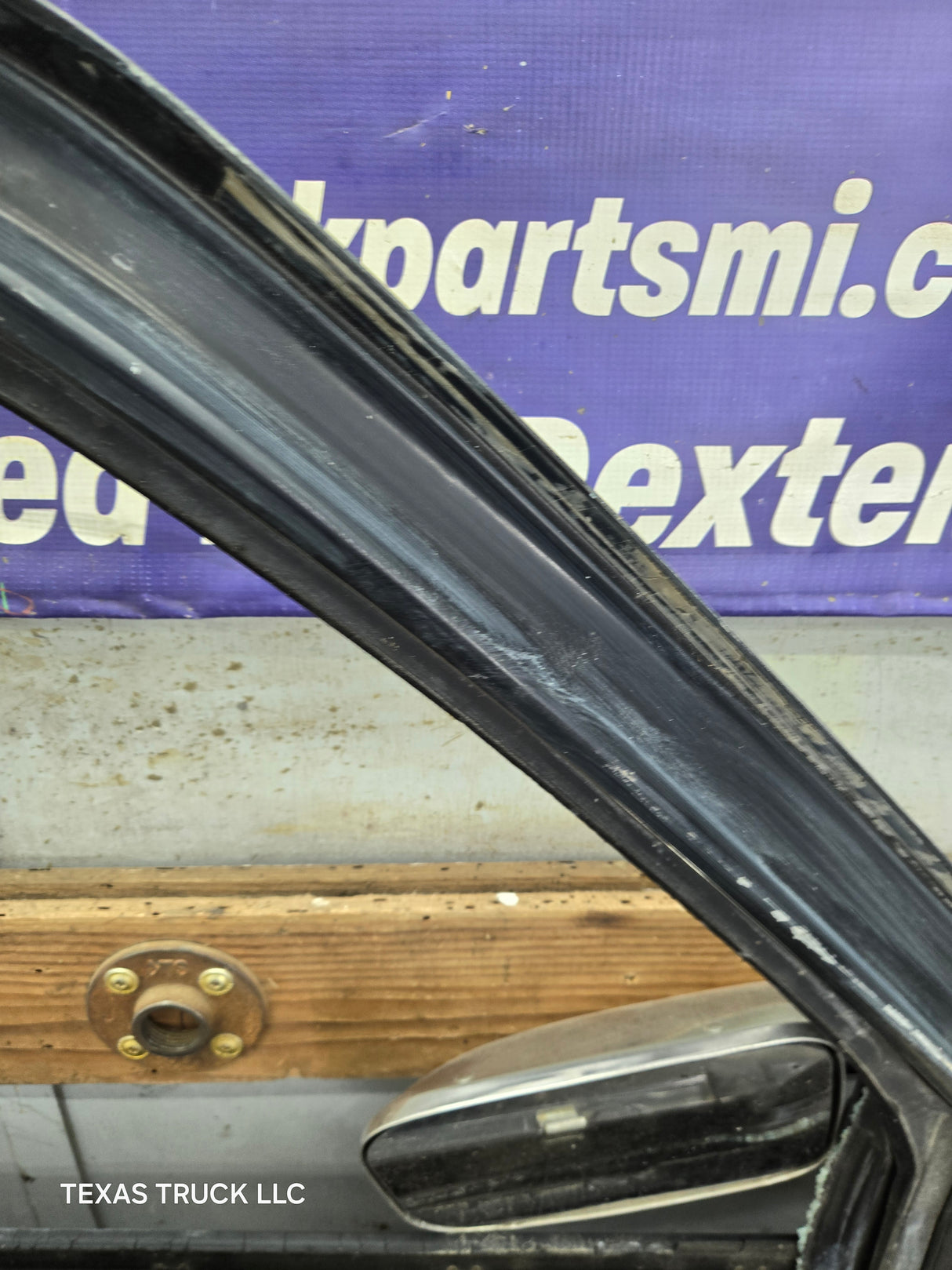 1988-2000 Chevrolet Silverado Suburban GMC Sierra LH Front Driver Side Door
