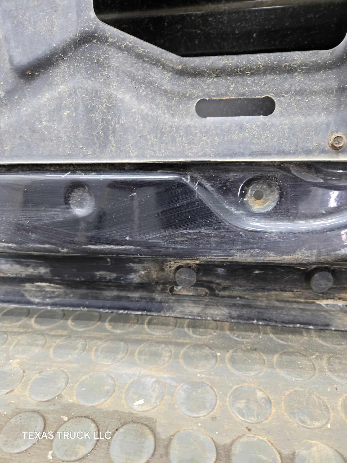1988-2000 Chevrolet Silverado Suburban GMC Sierra LH Front Driver Side Door