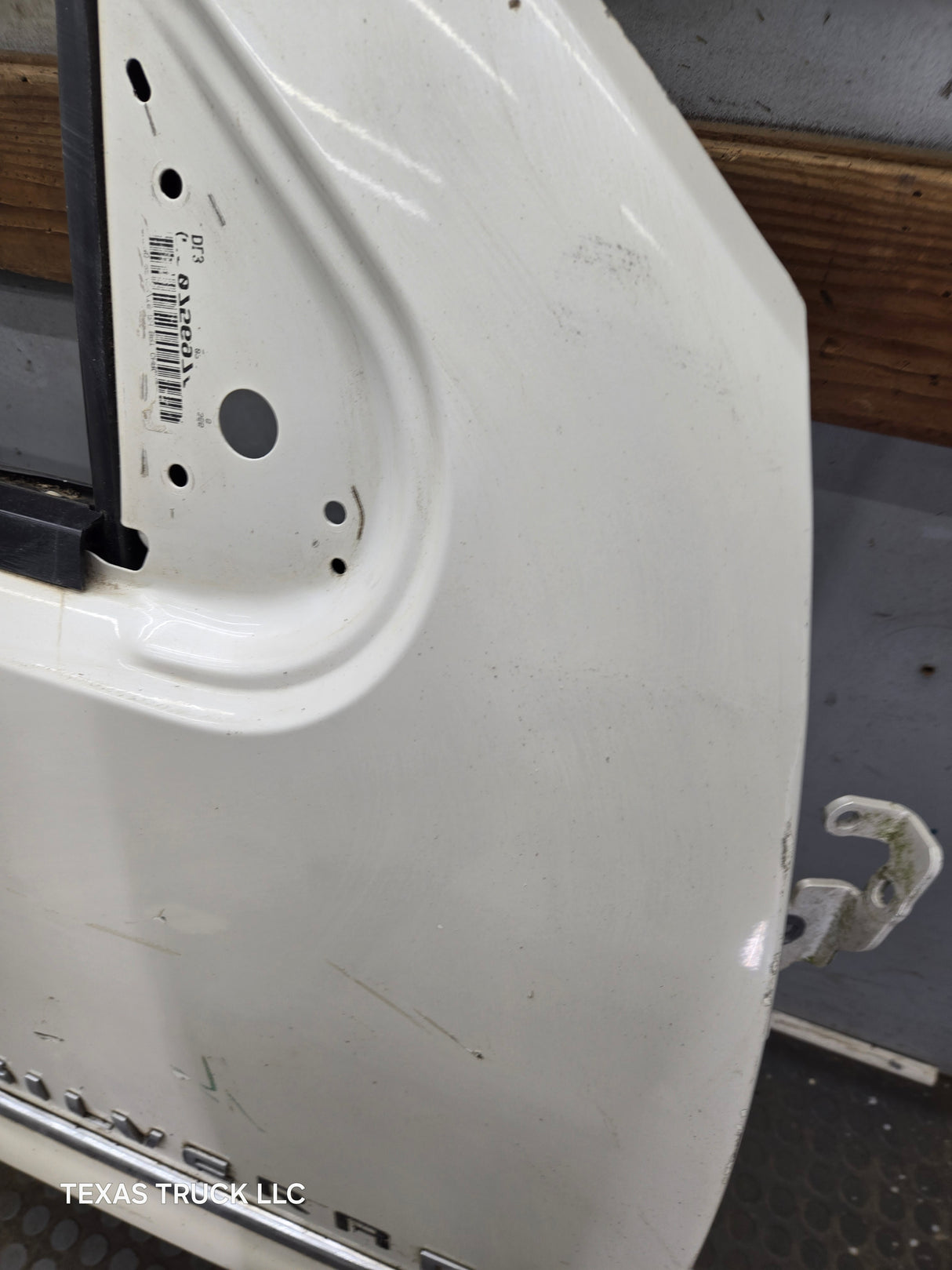 2007-2013 Chevrolet Silverado / GMC Sierra 1500 25000 3500 HD LH Front Passenger Side Door