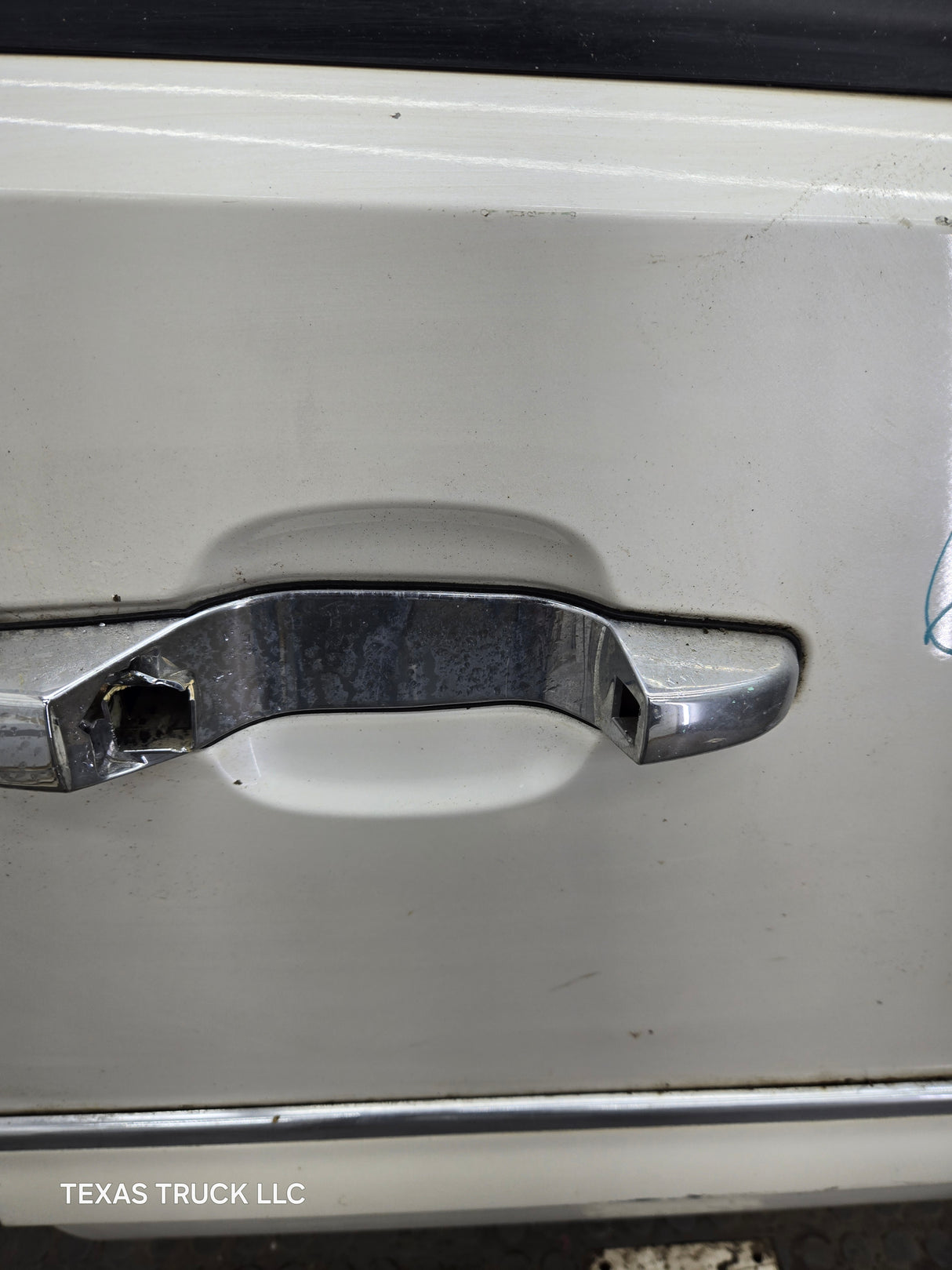 2007-2013 Chevrolet Silverado / GMC Sierra 1500 25000 3500 HD LH Front Passenger Side Door