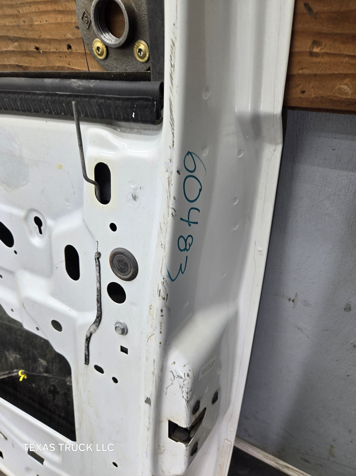 2007-2013 Chevrolet Silverado / GMC Sierra 1500 25000 3500 HD LH Front Passenger Side Door