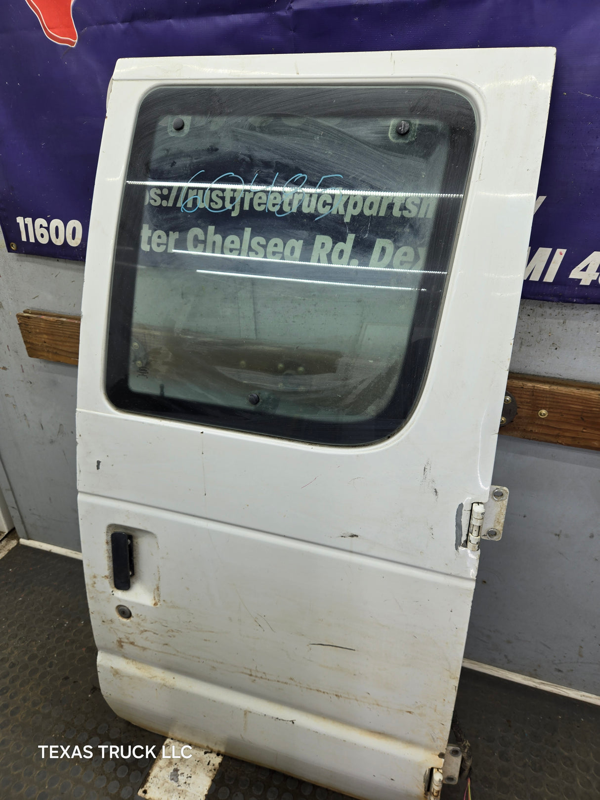 1992–2014 Ford Econoline E-150 E-250 E-350 E-450 E-550 Front Side Door