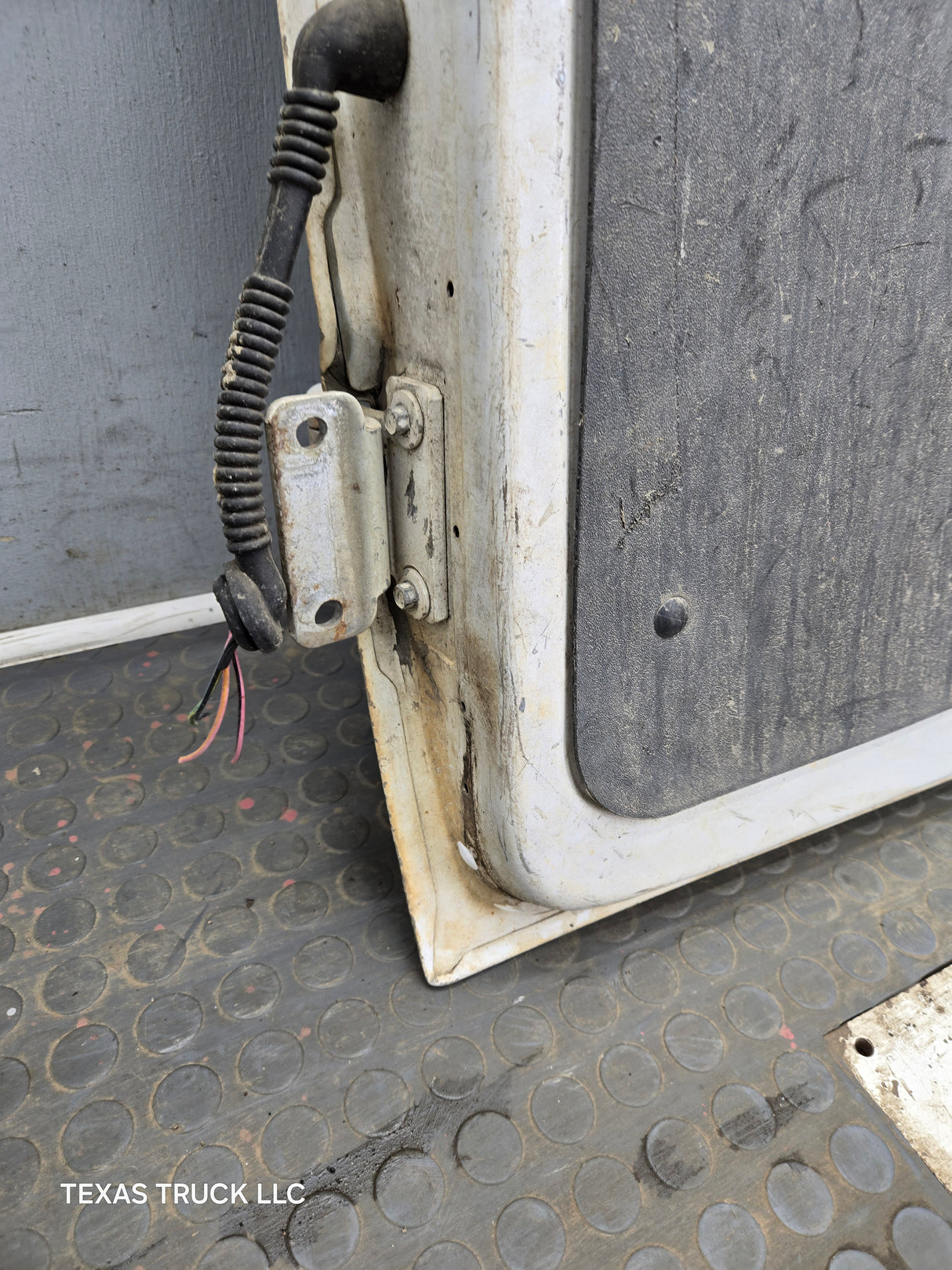 1992–2014 Ford Econoline E-150 E-250 E-350 E-450 E-550 Front Side Door