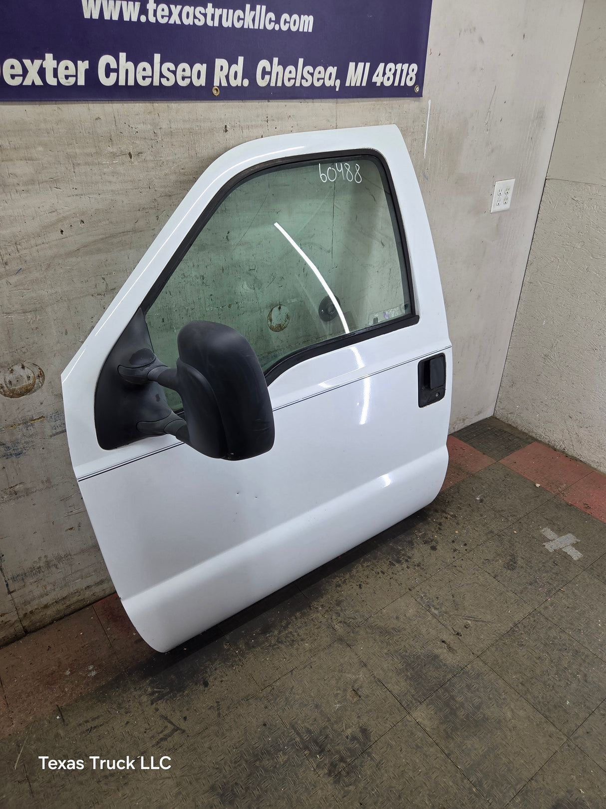 1999-2011 Ford Super Duty LH Driver Side Front Door F250 F350 F450 F550