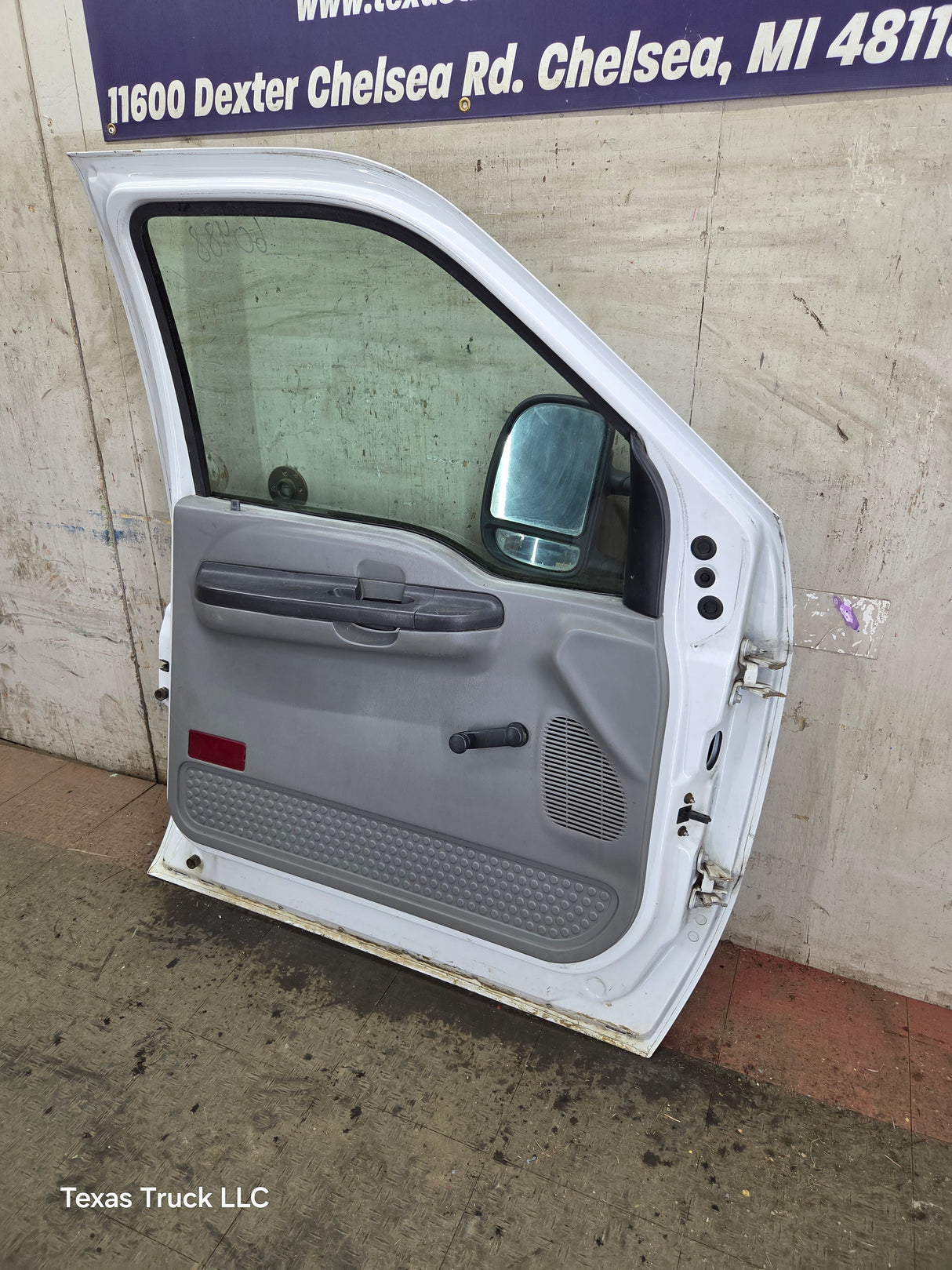 1999-2011 Ford Super Duty LH Driver Side Front Door F250 F350 F450 F550