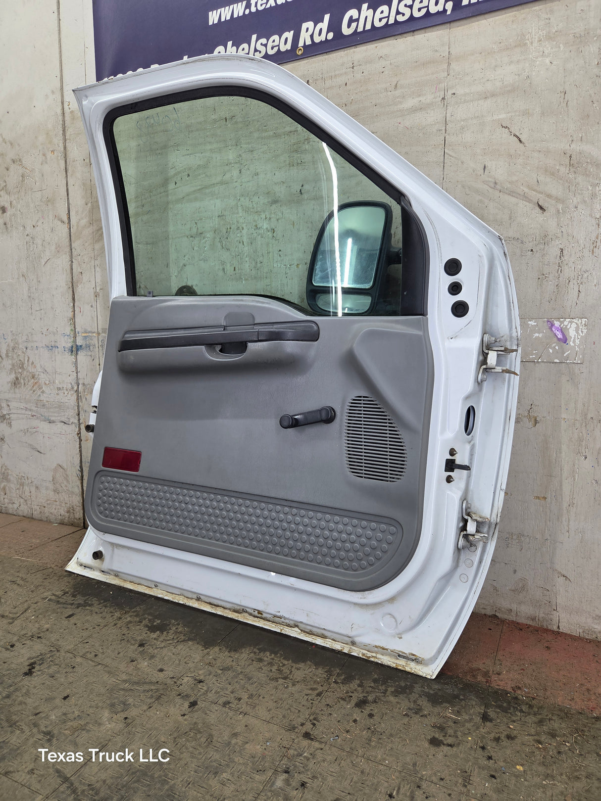 1999-2011 Ford Super Duty LH Driver Side Front Door F250 F350 F450 F550