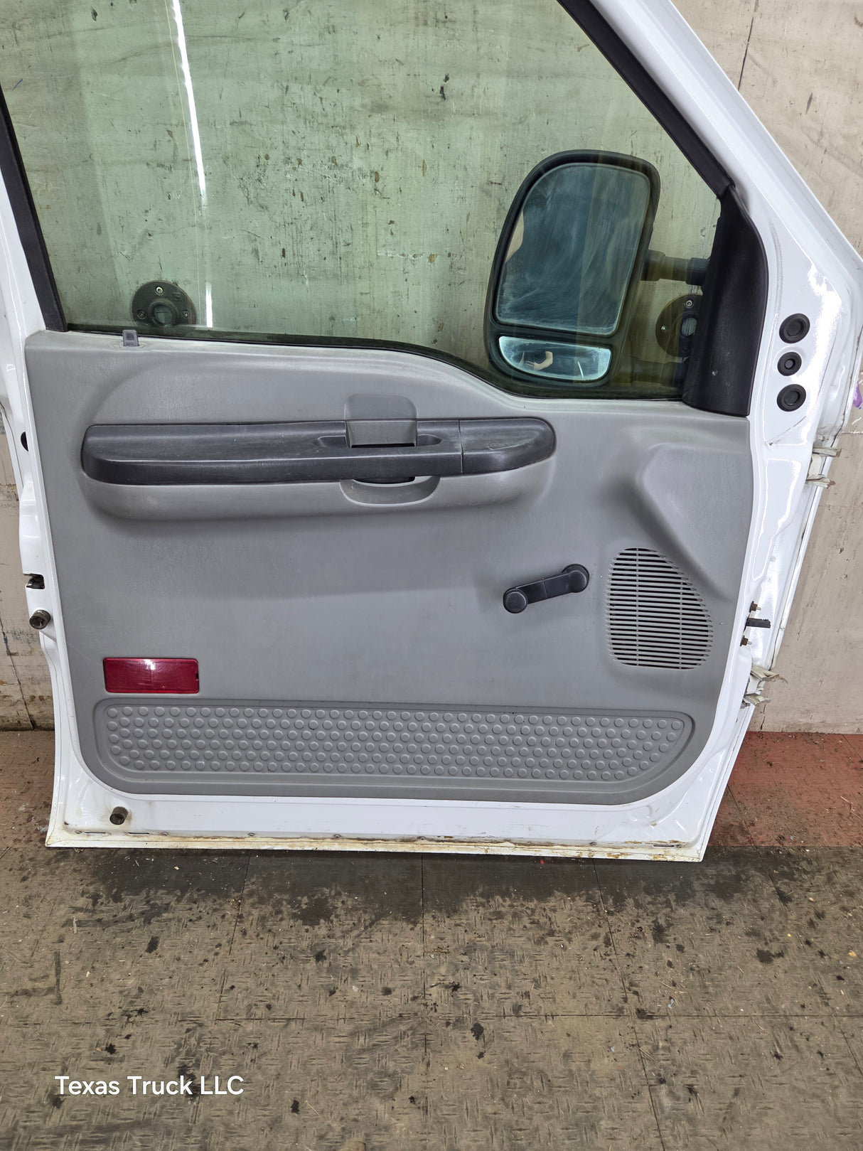 1999-2011 Ford Super Duty LH Driver Side Front Door F250 F350 F450 F550