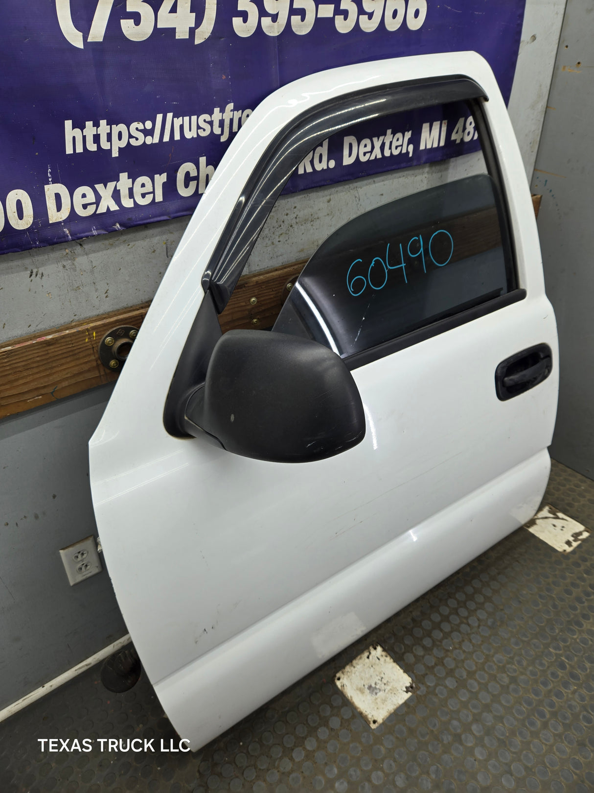 1999-2006 Chevrolet Silverado / GMC Sierra 1500 2500 3500 HD Front Driver Side Door LH