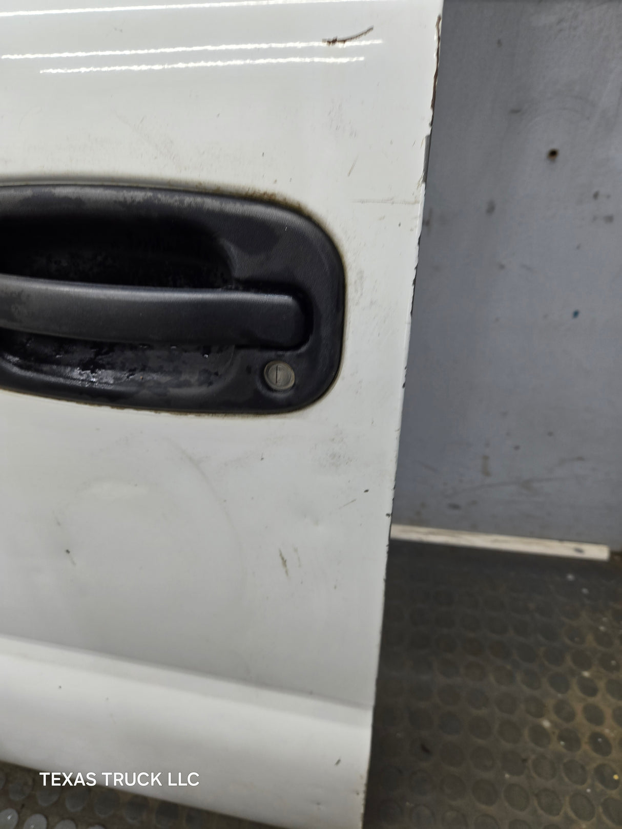 1999-2006 Chevrolet Silverado / GMC Sierra 1500 2500 3500 HD Front Driver Side Door LH