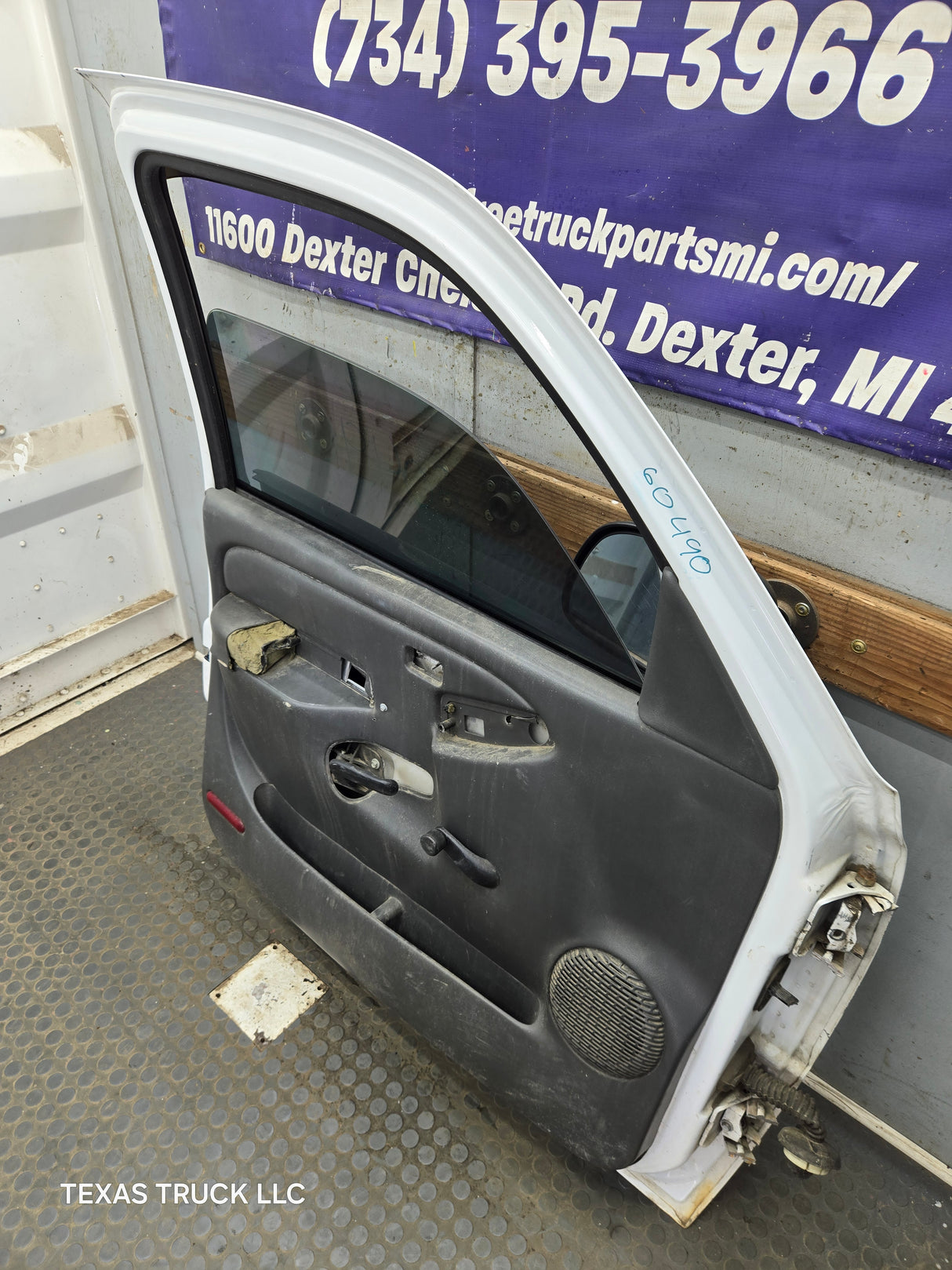 1999-2006 Chevrolet Silverado / GMC Sierra 1500 2500 3500 HD Front Driver Side Door LH