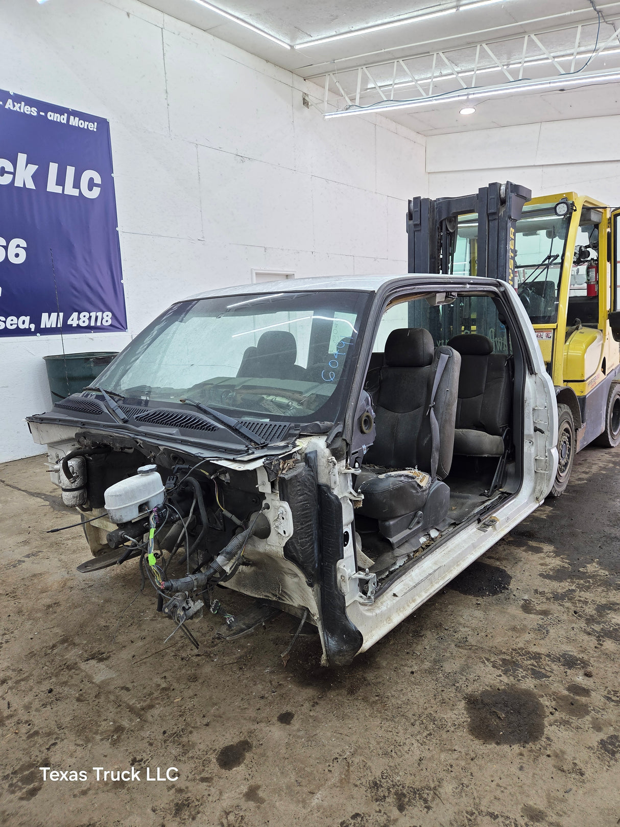 1999-2007 Chevrolet Silverado / GMC Sierra 1500 2500 HD 3500HD Extended Cab Body - Summit White