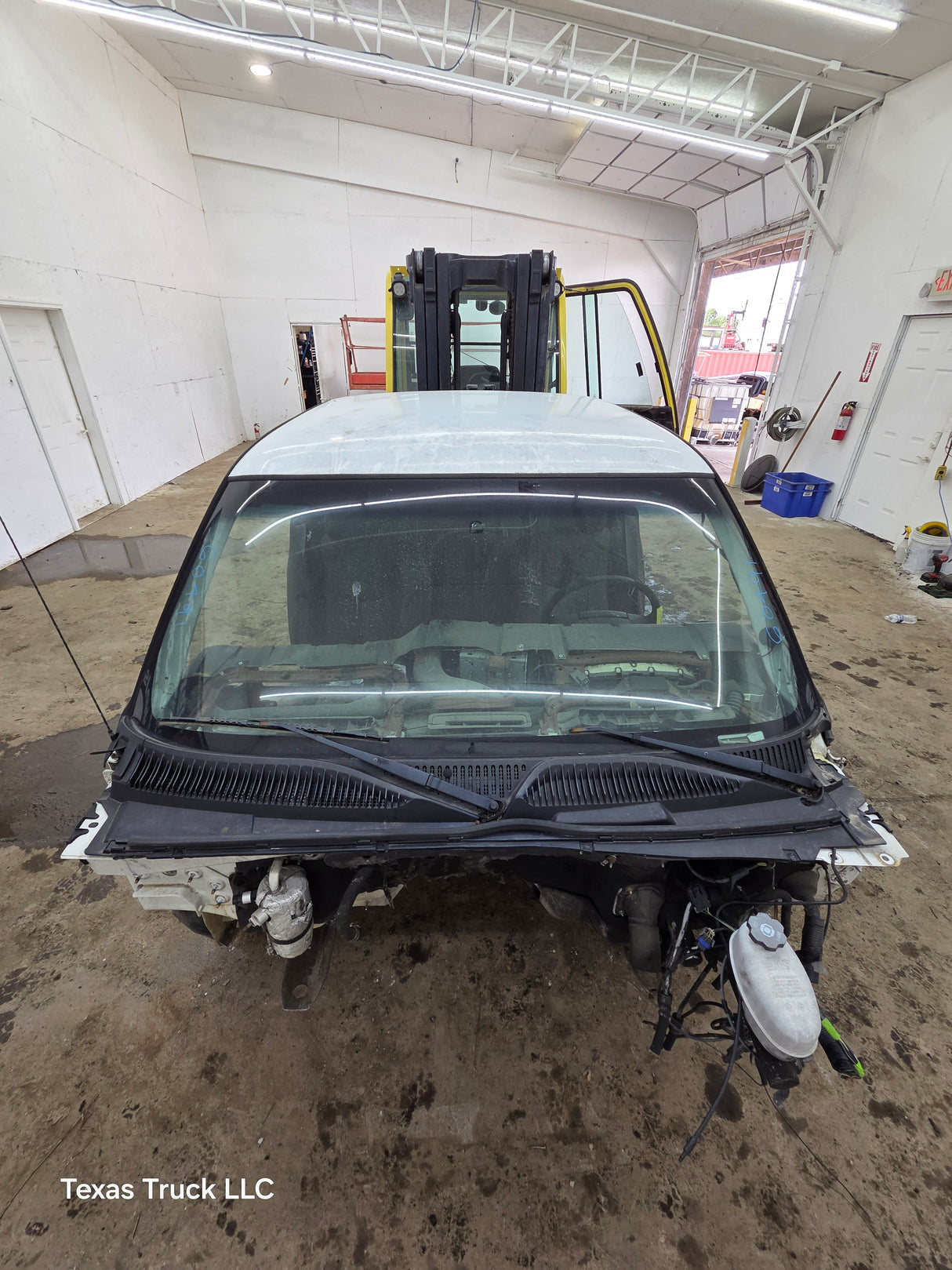 1999-2007 Chevrolet Silverado / GMC Sierra 1500 2500 HD 3500HD Extended Cab Body - Summit White