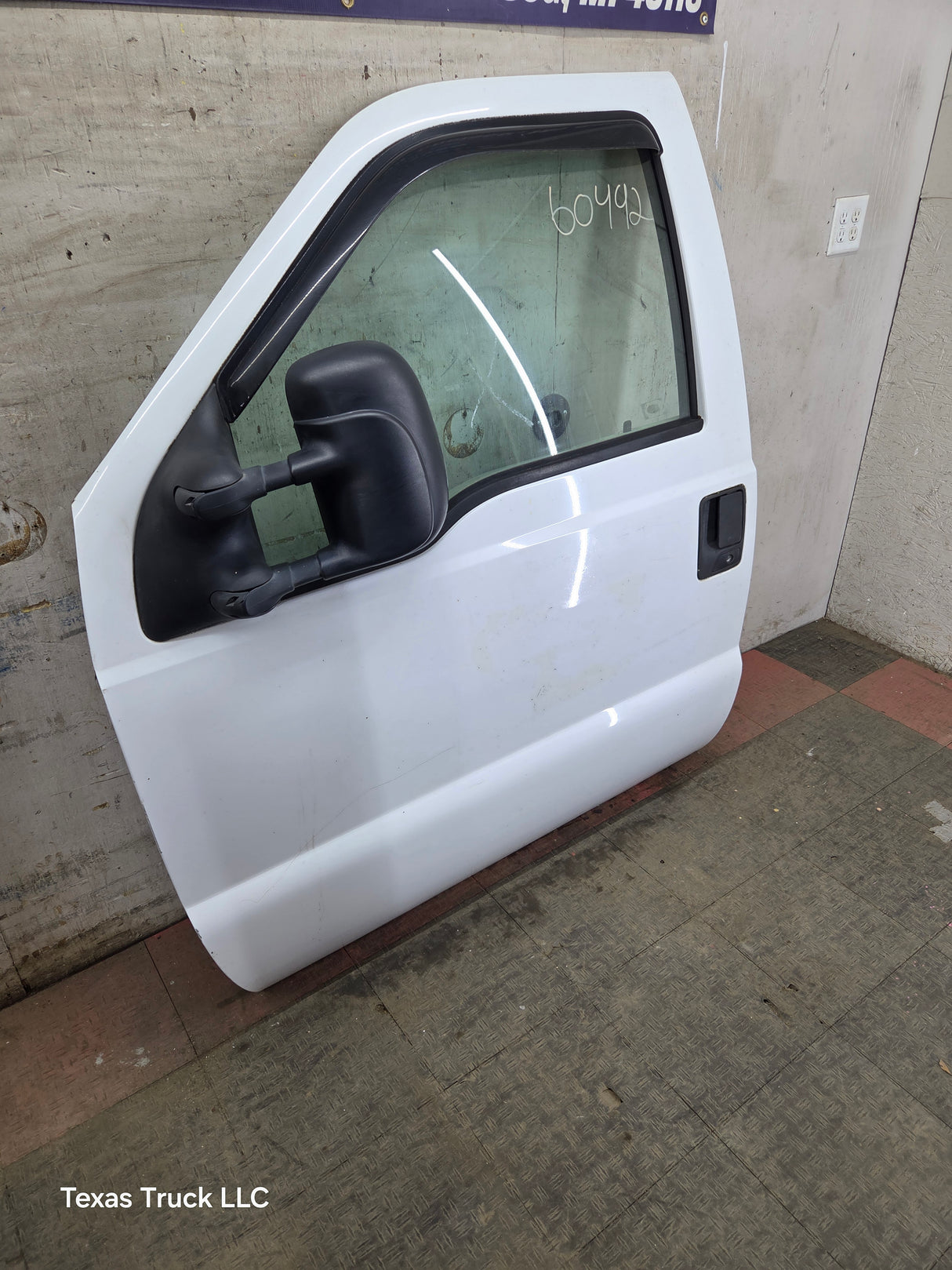 1999-2011 Ford Super Duty LH Driver Side Front Door F250 F350 F450 F550