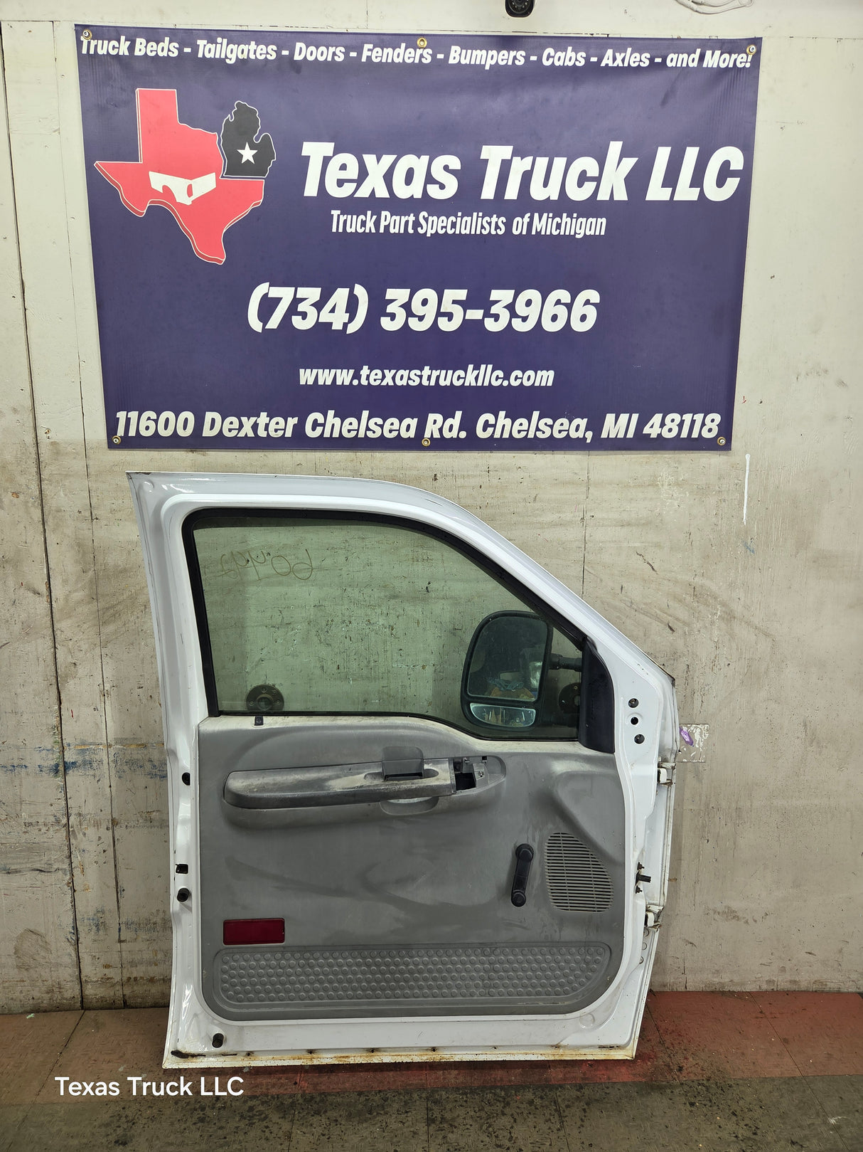 1999-2011 Ford Super Duty LH Driver Side Front Door F250 F350 F450 F550