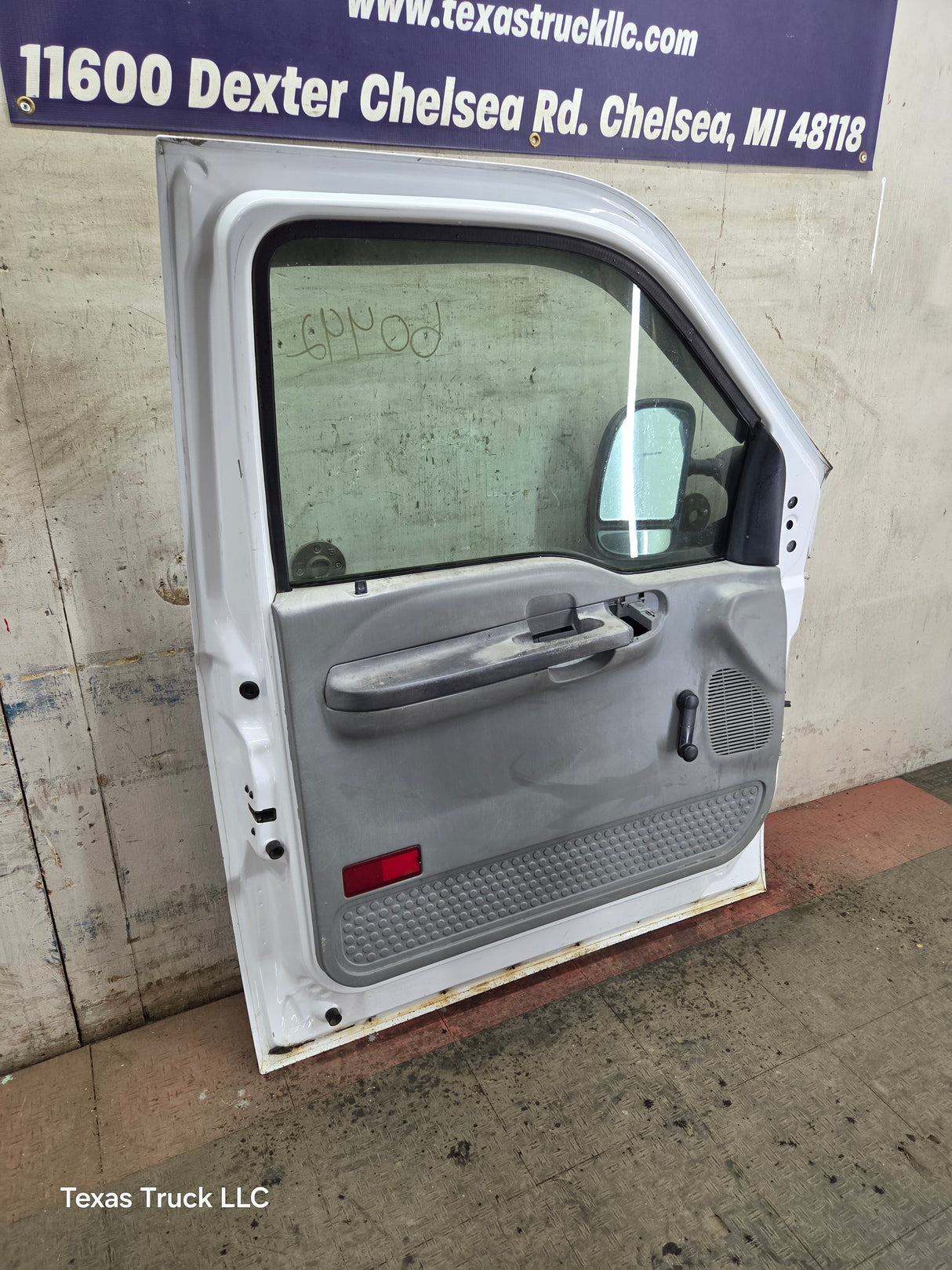 1999-2011 Ford Super Duty LH Driver Side Front Door F250 F350 F450 F550