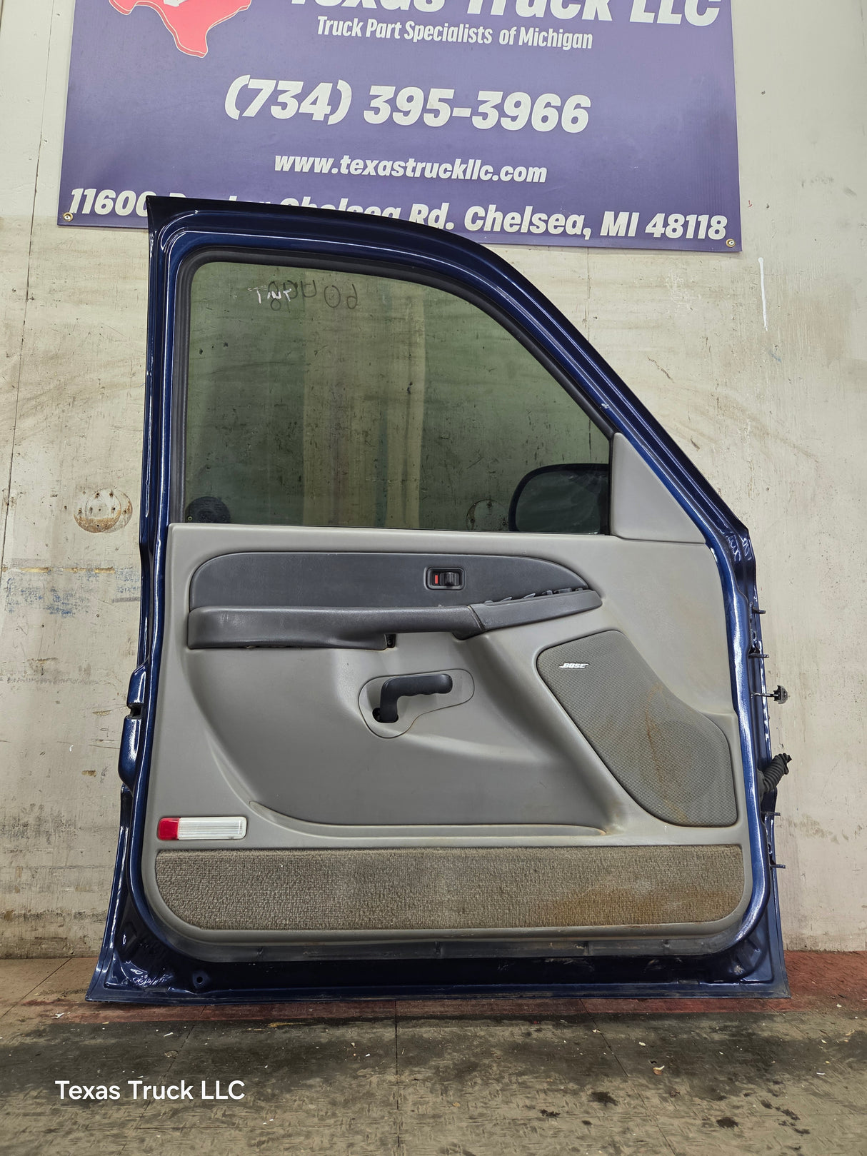 1999-2006 Chevrolet Silverado / GMC Sierra 1500 2500 3500 HD Front Driver Side Door