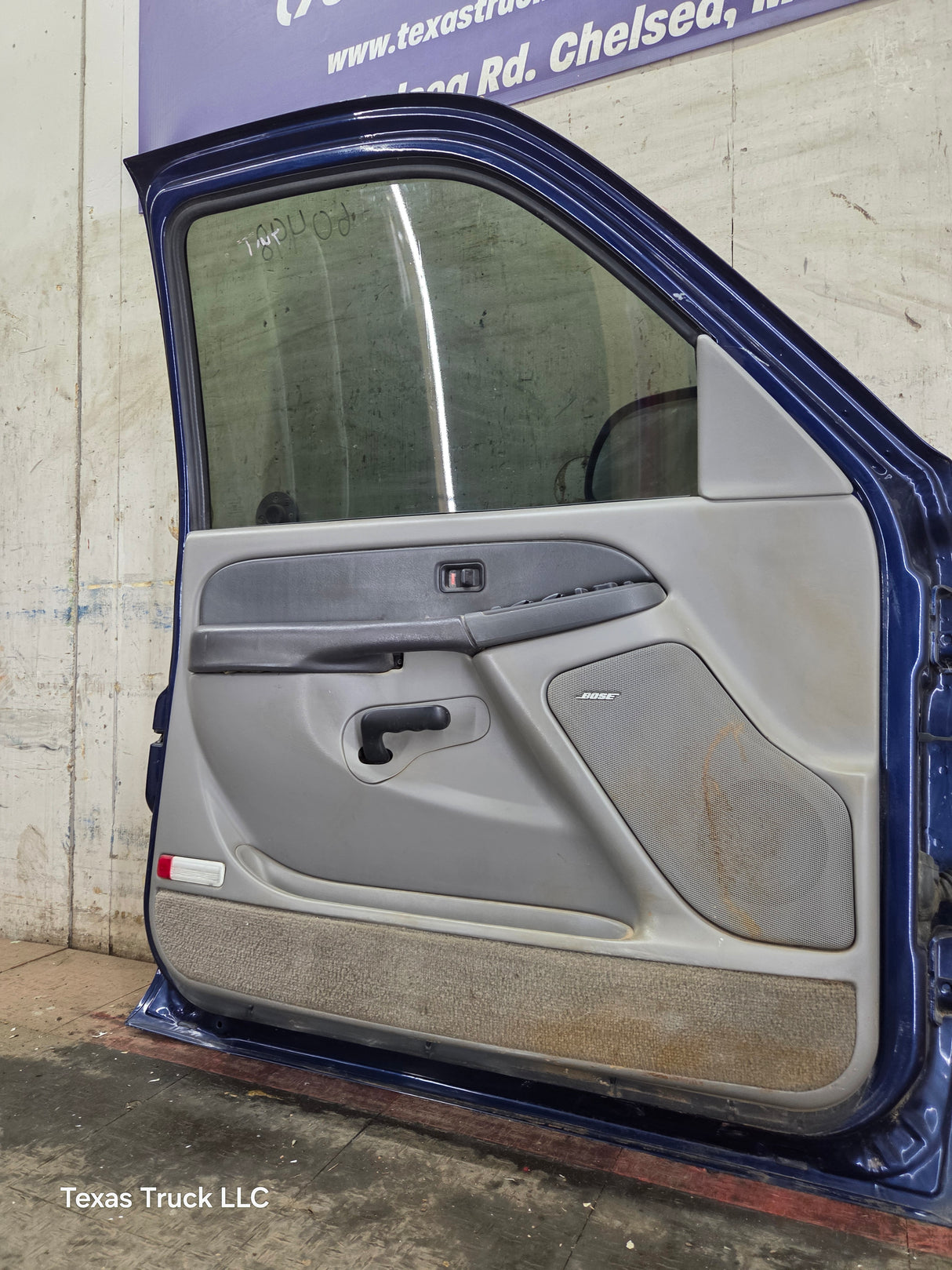 1999-2006 Chevrolet Silverado / GMC Sierra 1500 2500 3500 HD Front Driver Side Door