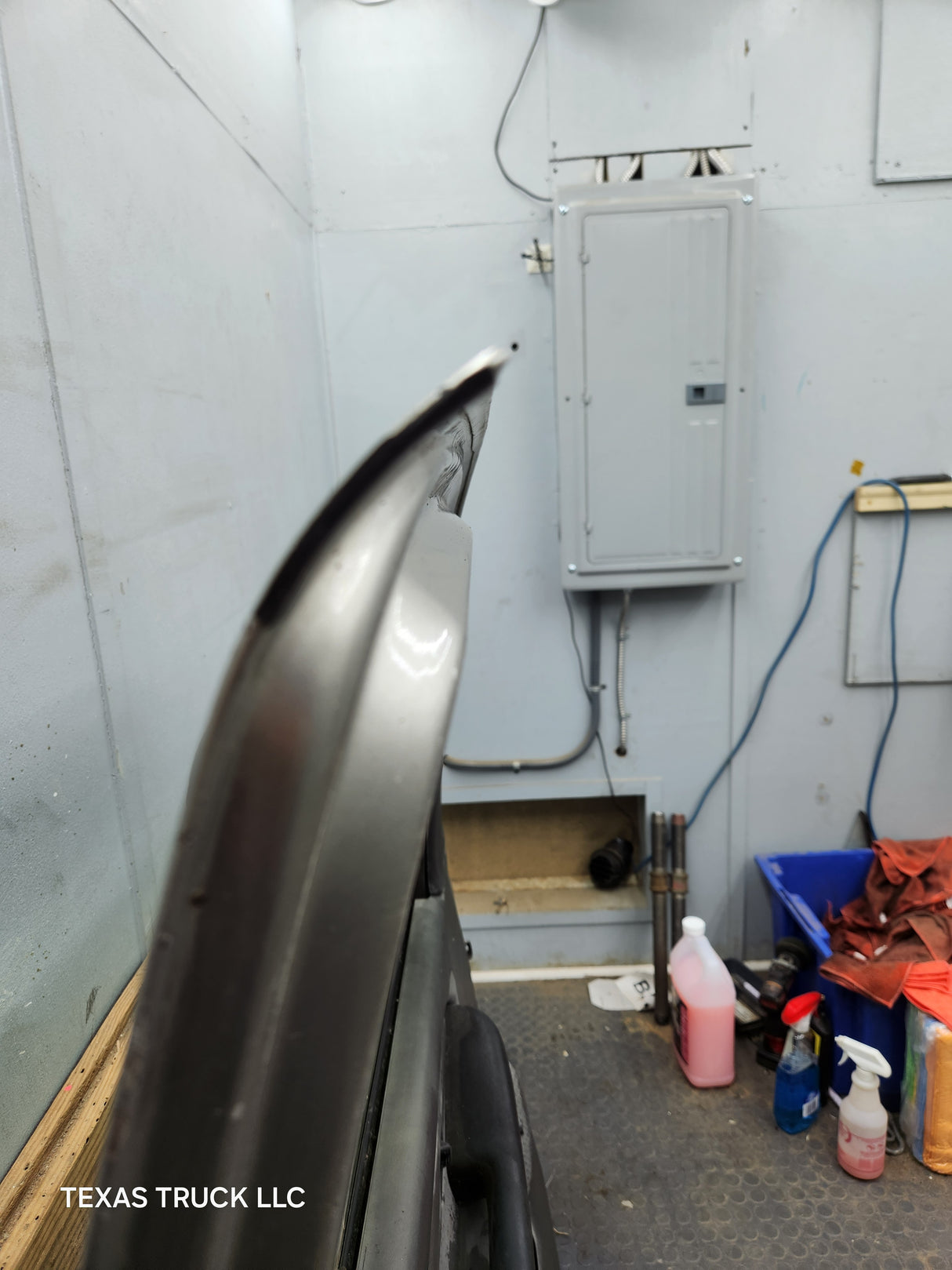 1999-2006 Chevrolet Silverado / GMC Sierra 1500 2500 3500 HD LH Front Driver Side Door