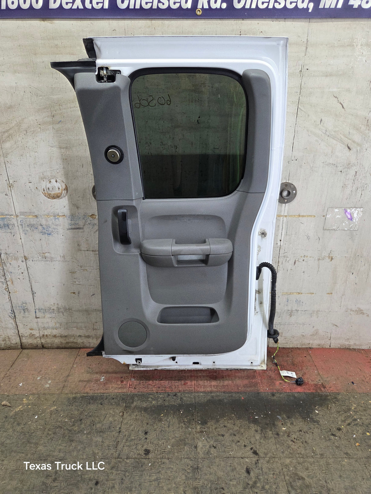 2007-2013 Chevrolet Silverado / GMC Sierra 1500 2500 3500 HD Passenger side Extended Cab RH Rear Door