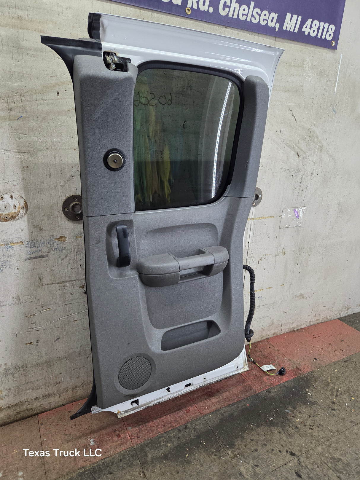 2007-2013 Chevrolet Silverado / GMC Sierra 1500 2500 3500 HD Passenger side Extended Cab RH Rear Door
