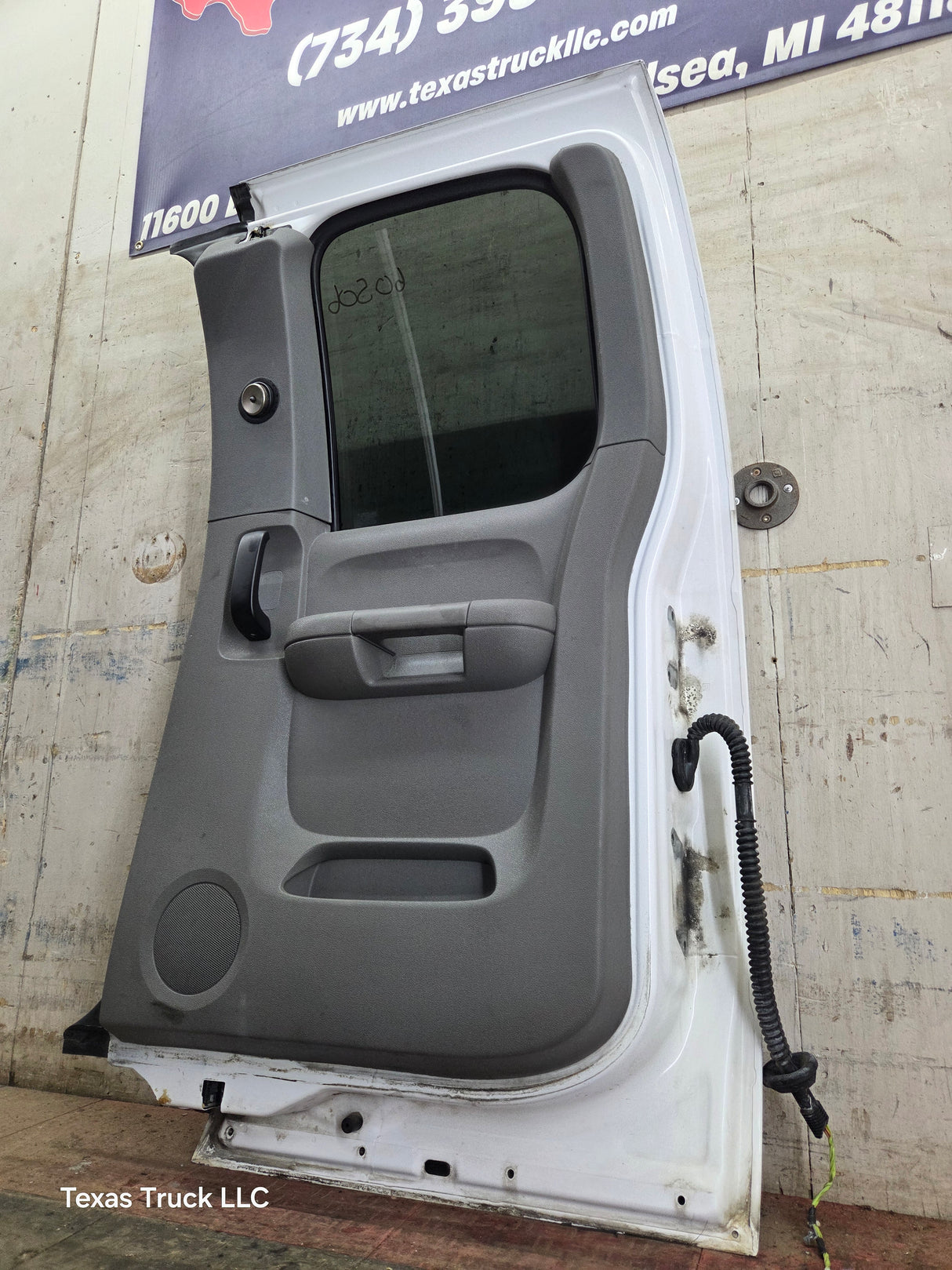 2007-2013 Chevrolet Silverado / GMC Sierra 1500 2500 3500 HD Passenger side Extended Cab RH Rear Door