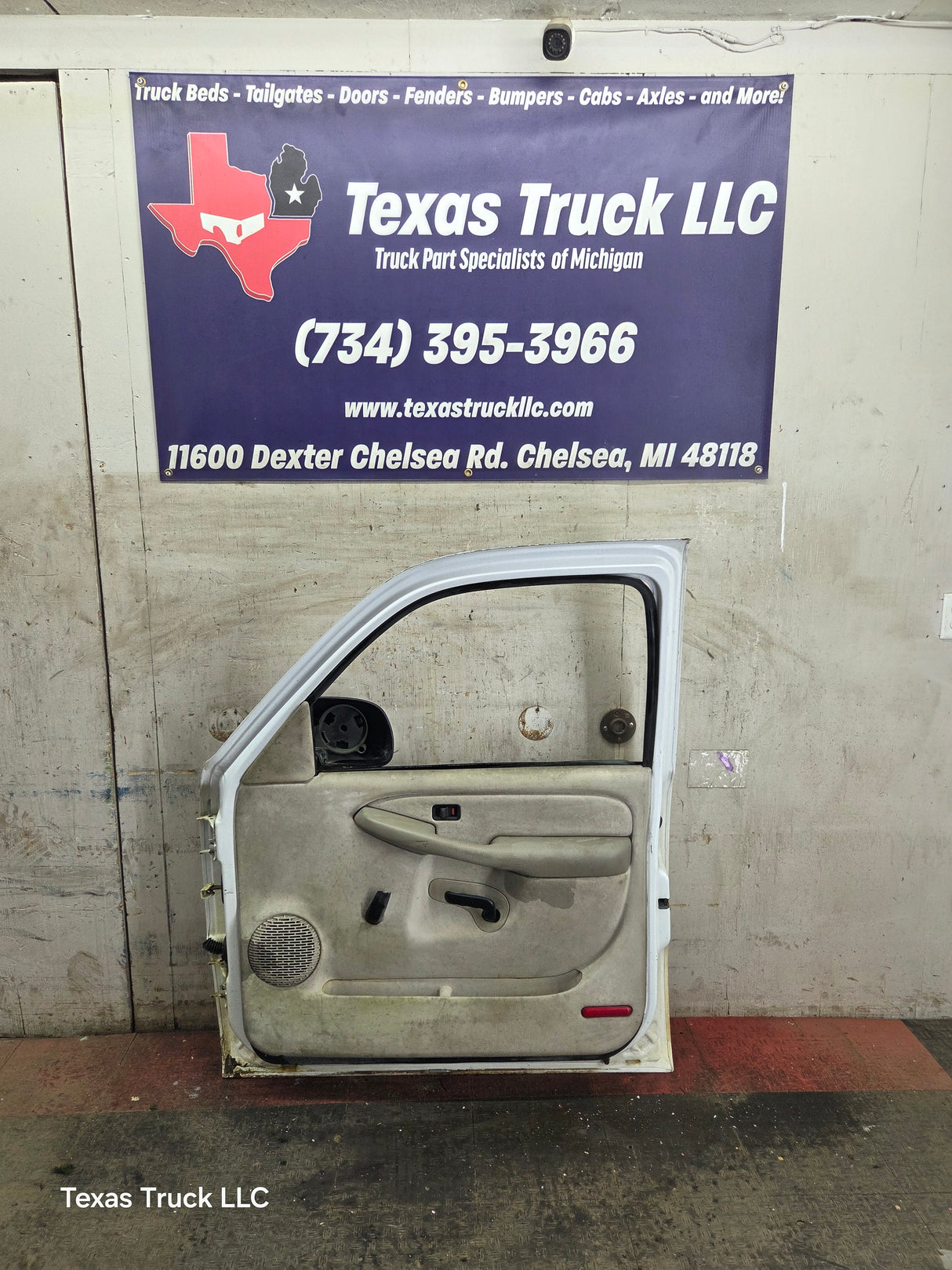 1999-2006 Chevrolet Silverado / GMC Sierra 1500 2500 3500 HD Front Passenger side Door RH
