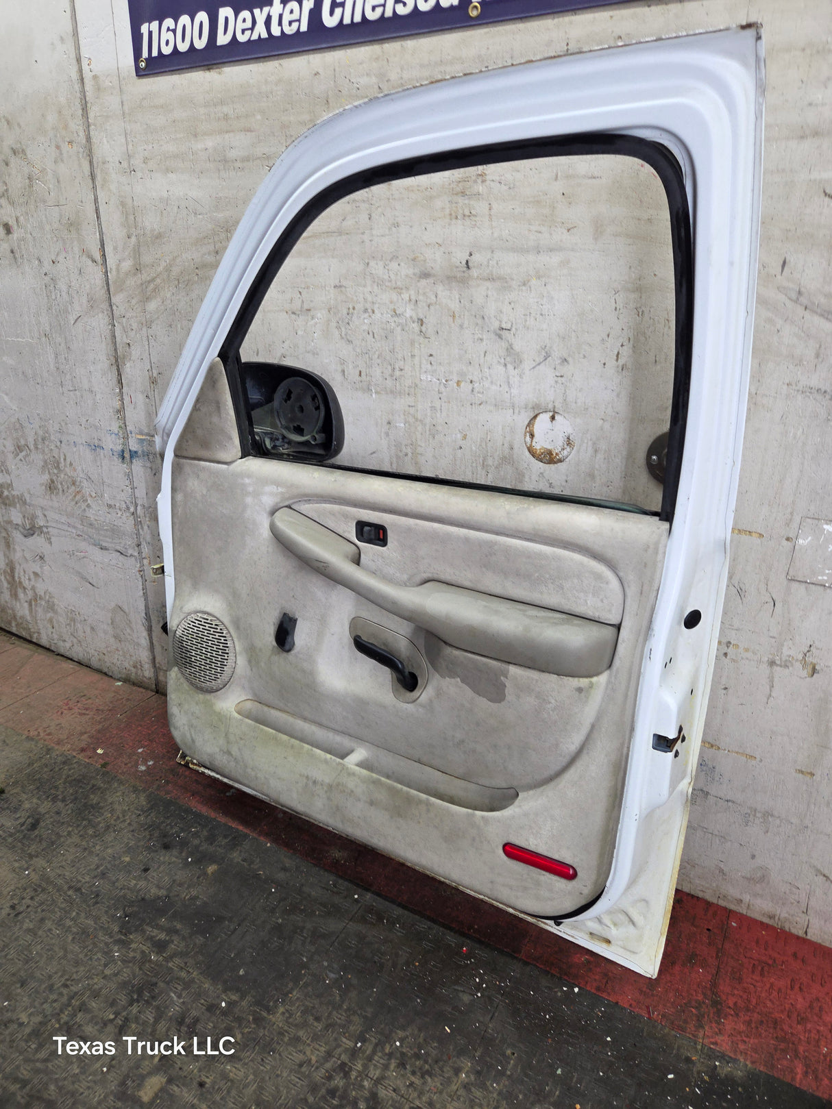 1999-2006 Chevrolet Silverado / GMC Sierra 1500 2500 3500 HD Front Passenger side Door RH